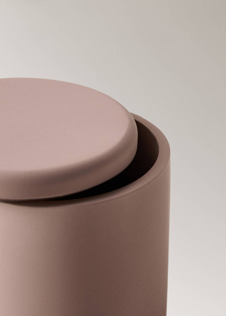 Resin bathroom container — Brown