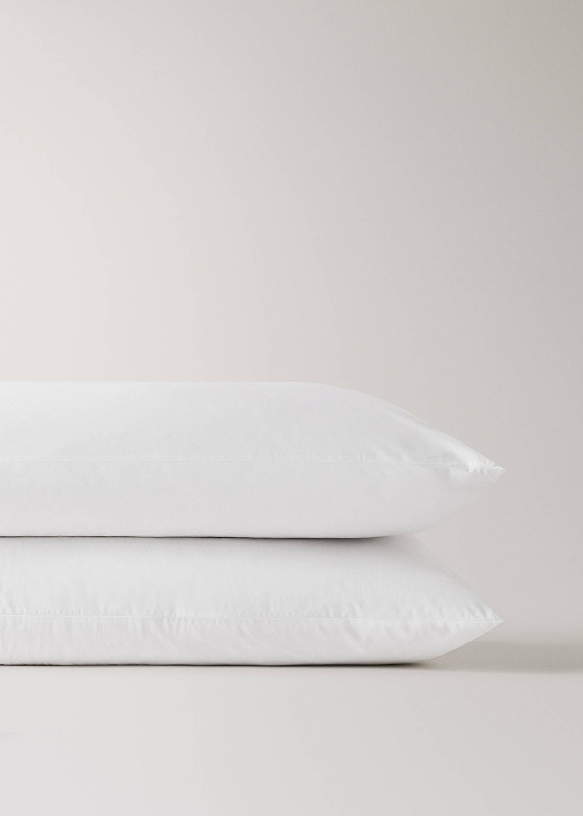 Two washed cotton pillowcases with linen border 50x75cm — Sand
