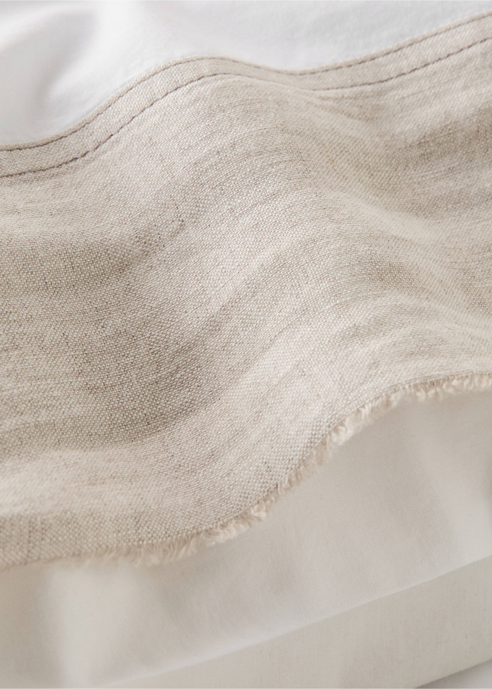 Two washed cotton pillowcases with linen border 50x75cm - Details of the article 2, Sand. Ref: 27023291-00.