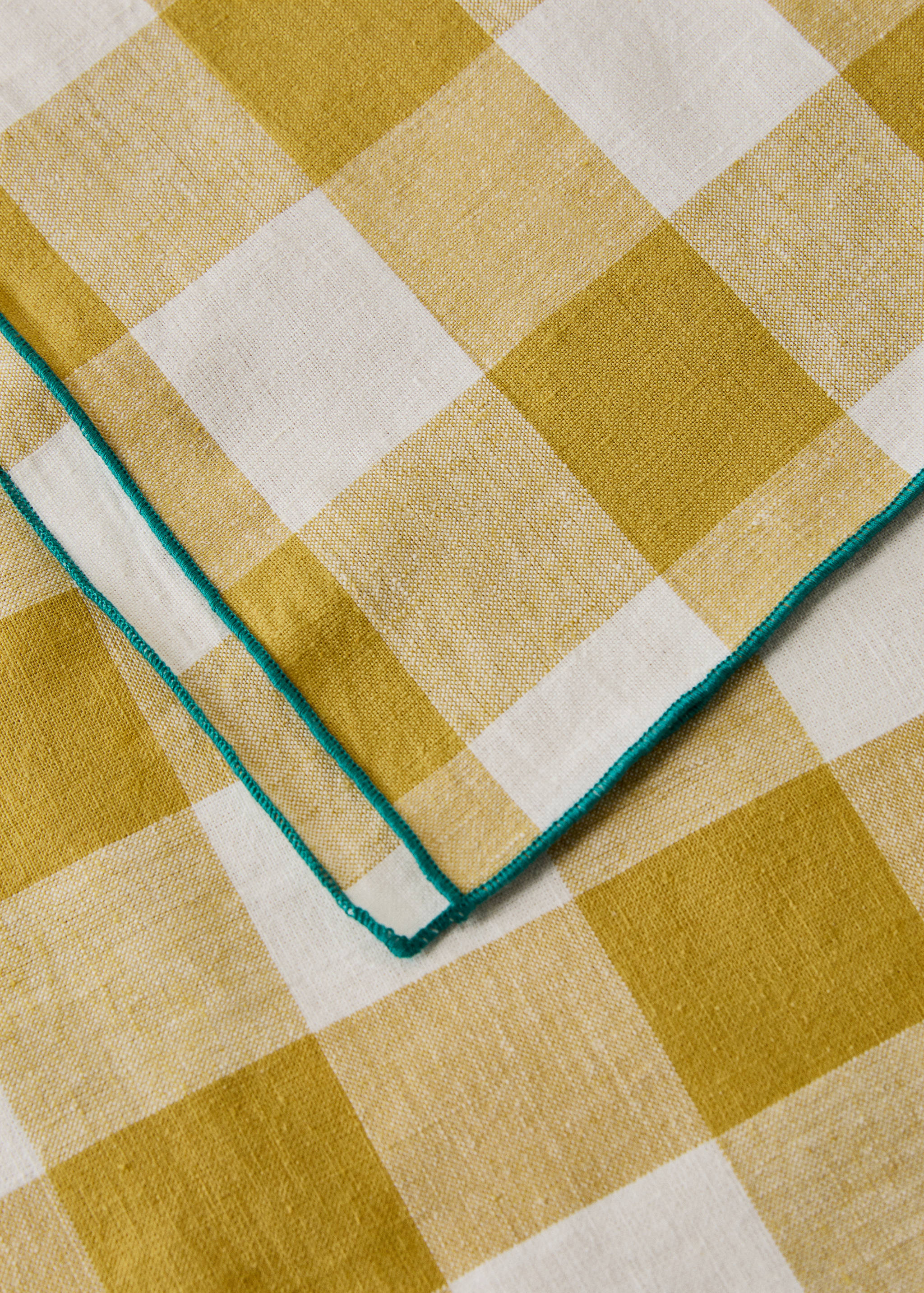 Cotton linen gingham tablecloth for 8 to 10 guests - Details of the article 2