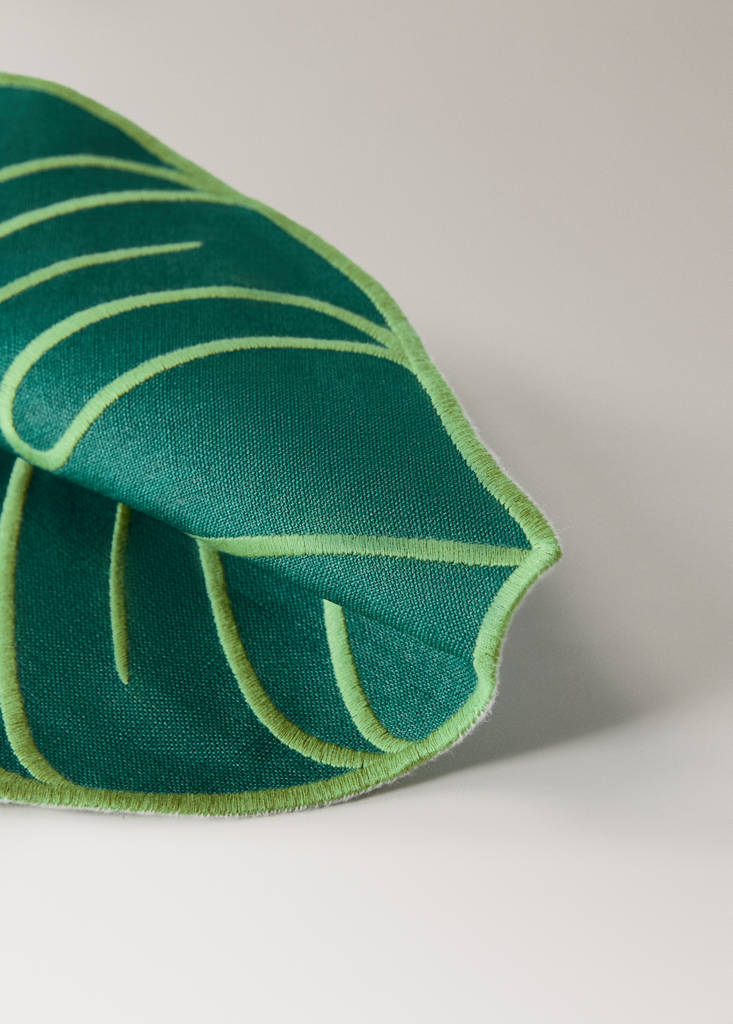 Resin-coated linen leaf placemat — Green