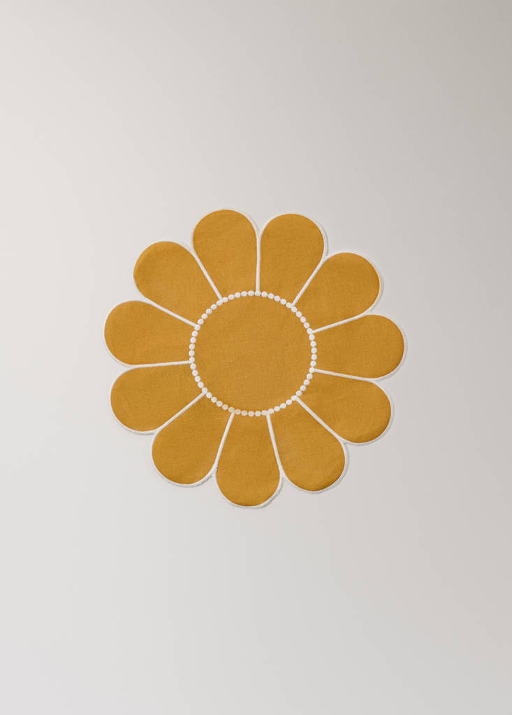 Resin-coated linen floral placemat — Yellow