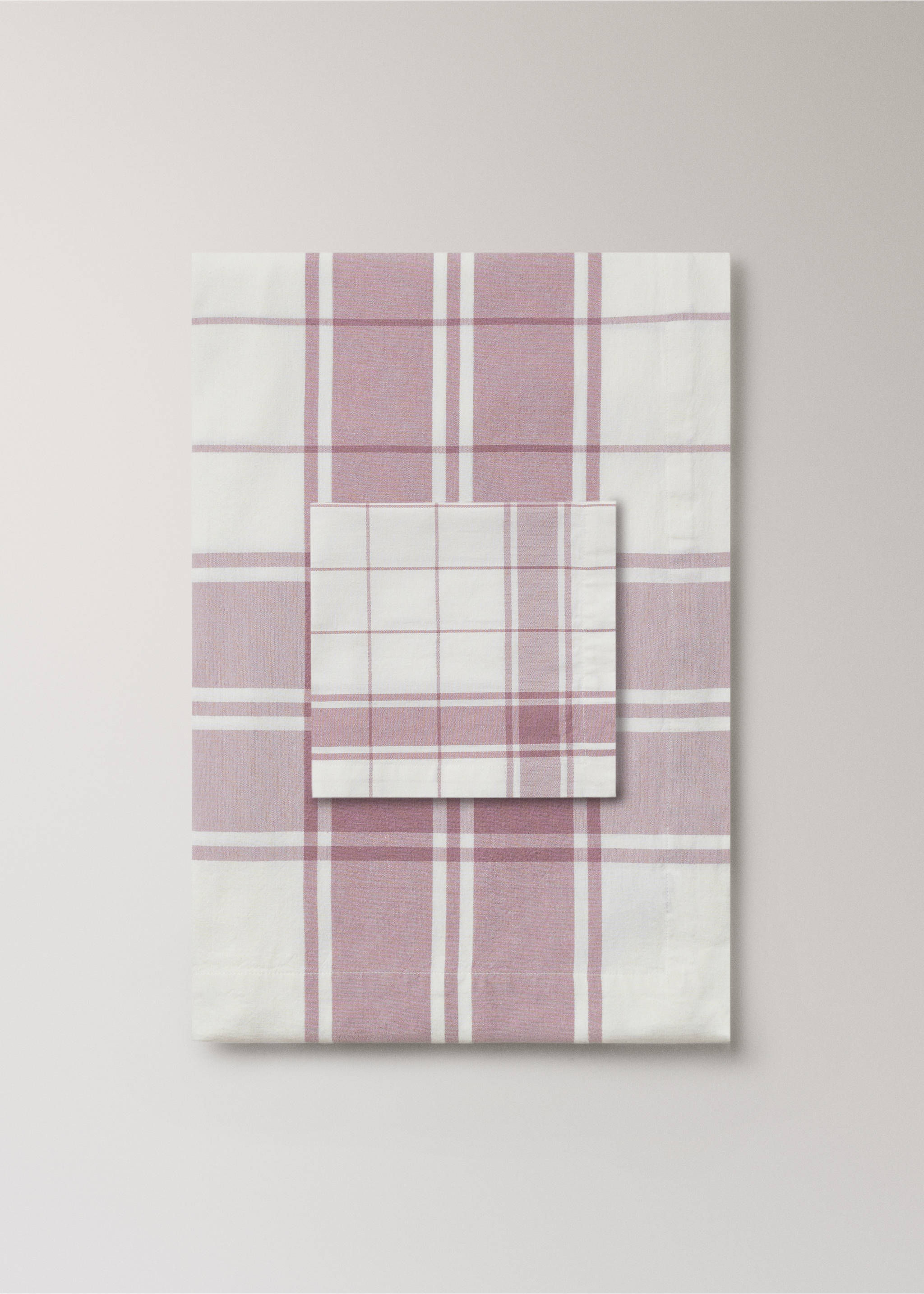 100% cotton yarn-dyed check tablecloth for 8 to 10 guests - Details of the article 3, Lilac. Ref: 27023295-00.