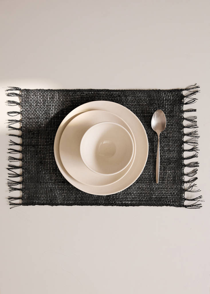 Fringed fibre table mats — Black