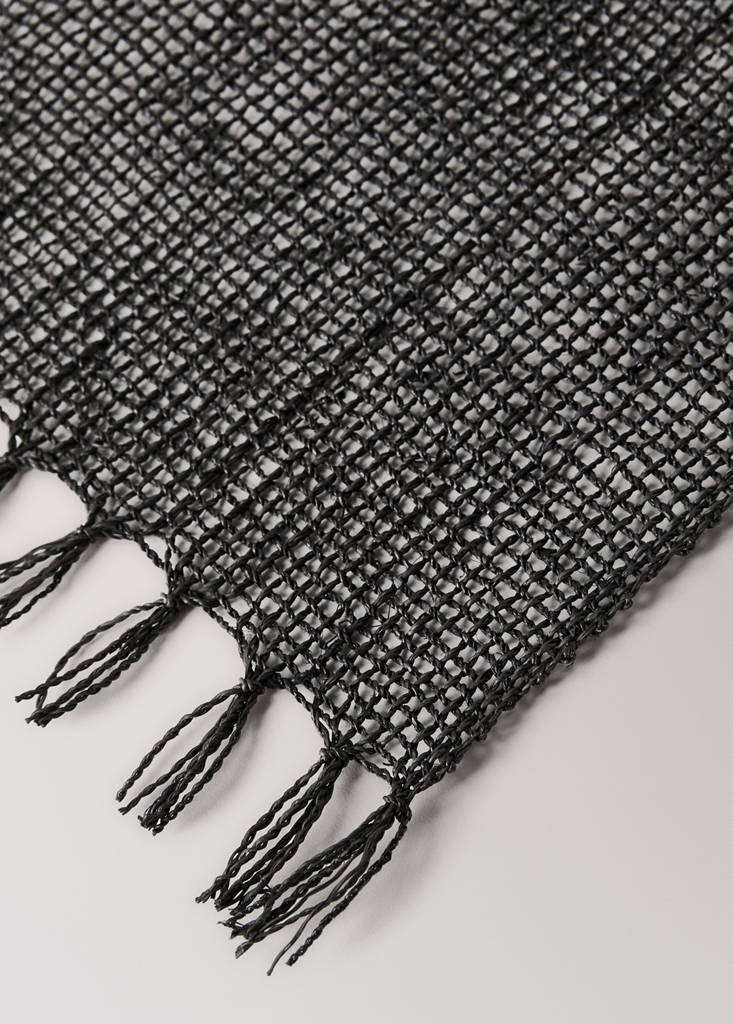 Fringed fibre table mats — Black
