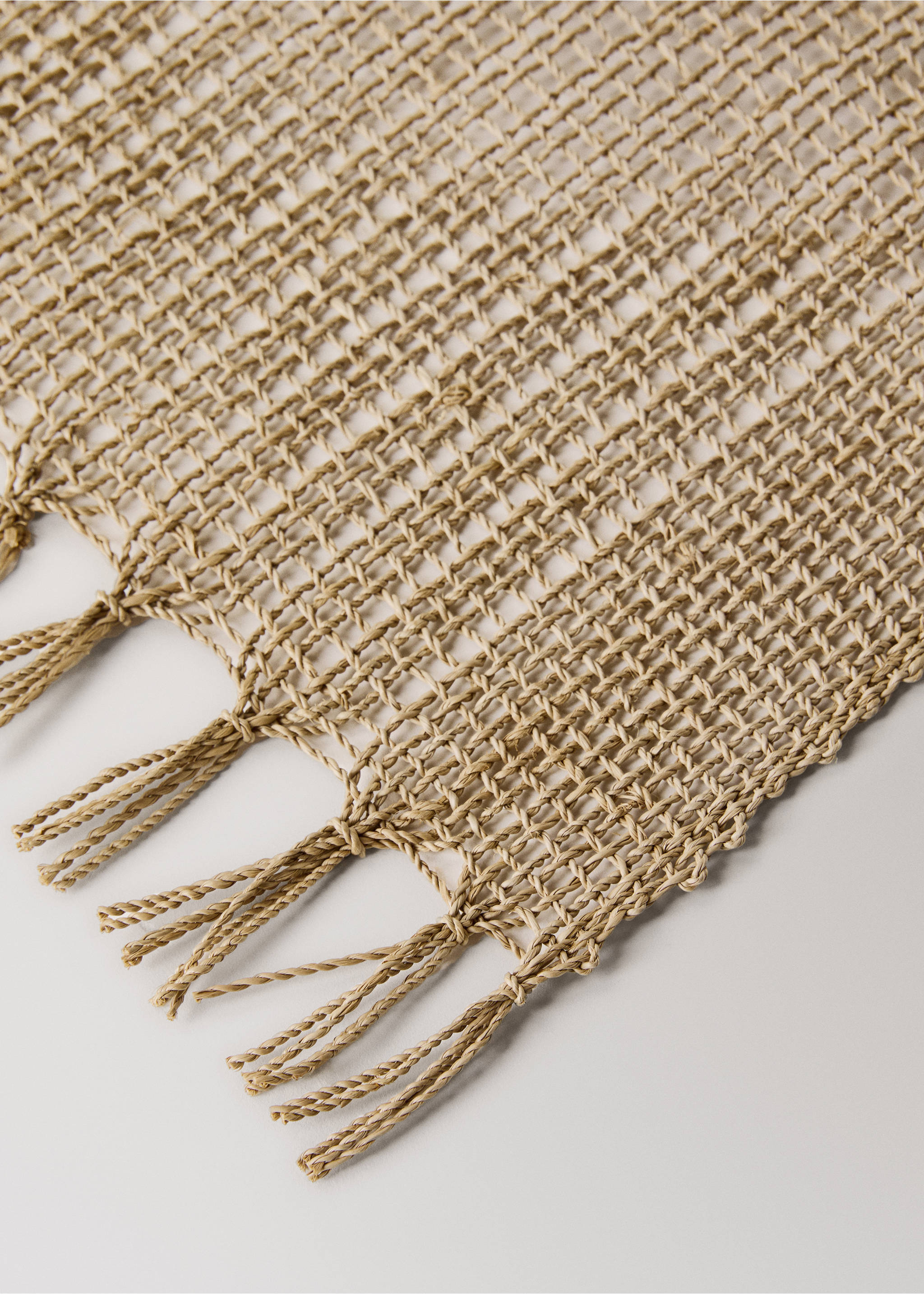 Palm fibre table mats with fringes - Details of the article 1, Light/Pastel Brown. Ref: 27023297-00.