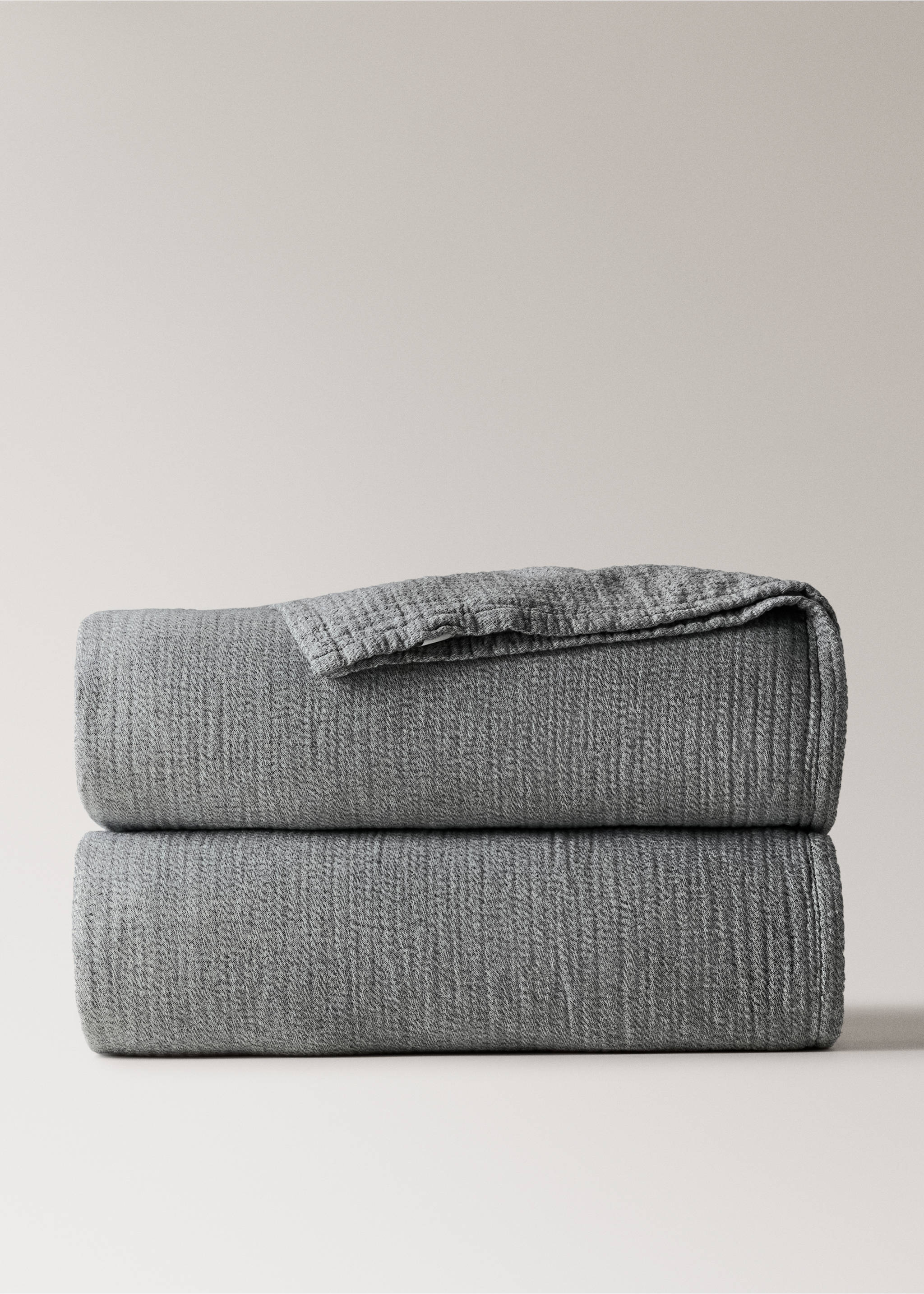 Soft melange cotton bedspread for Bed 180/200 cm - Details of the article 3, Dark Heather Grey. Ref: 27023299-00.