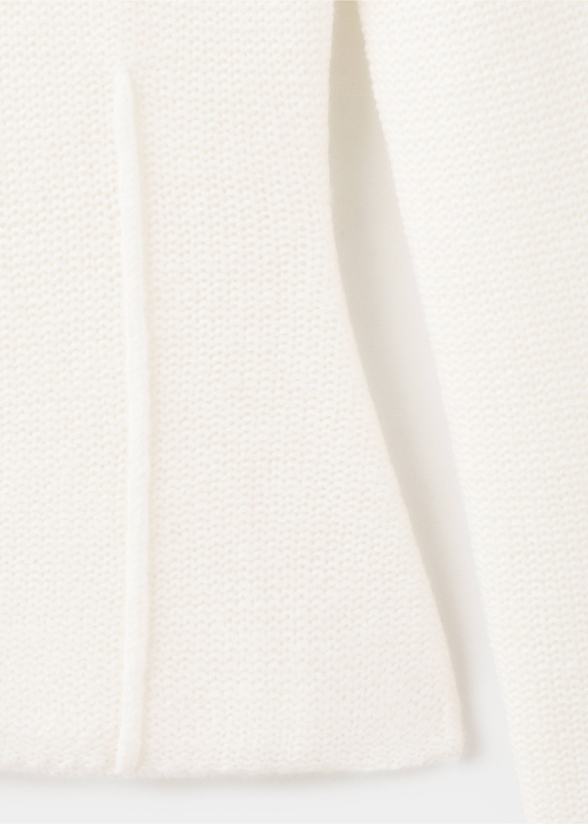 Knitted sweater with seams - Details of the article 0, Ecru. Ref: 27023302-00.