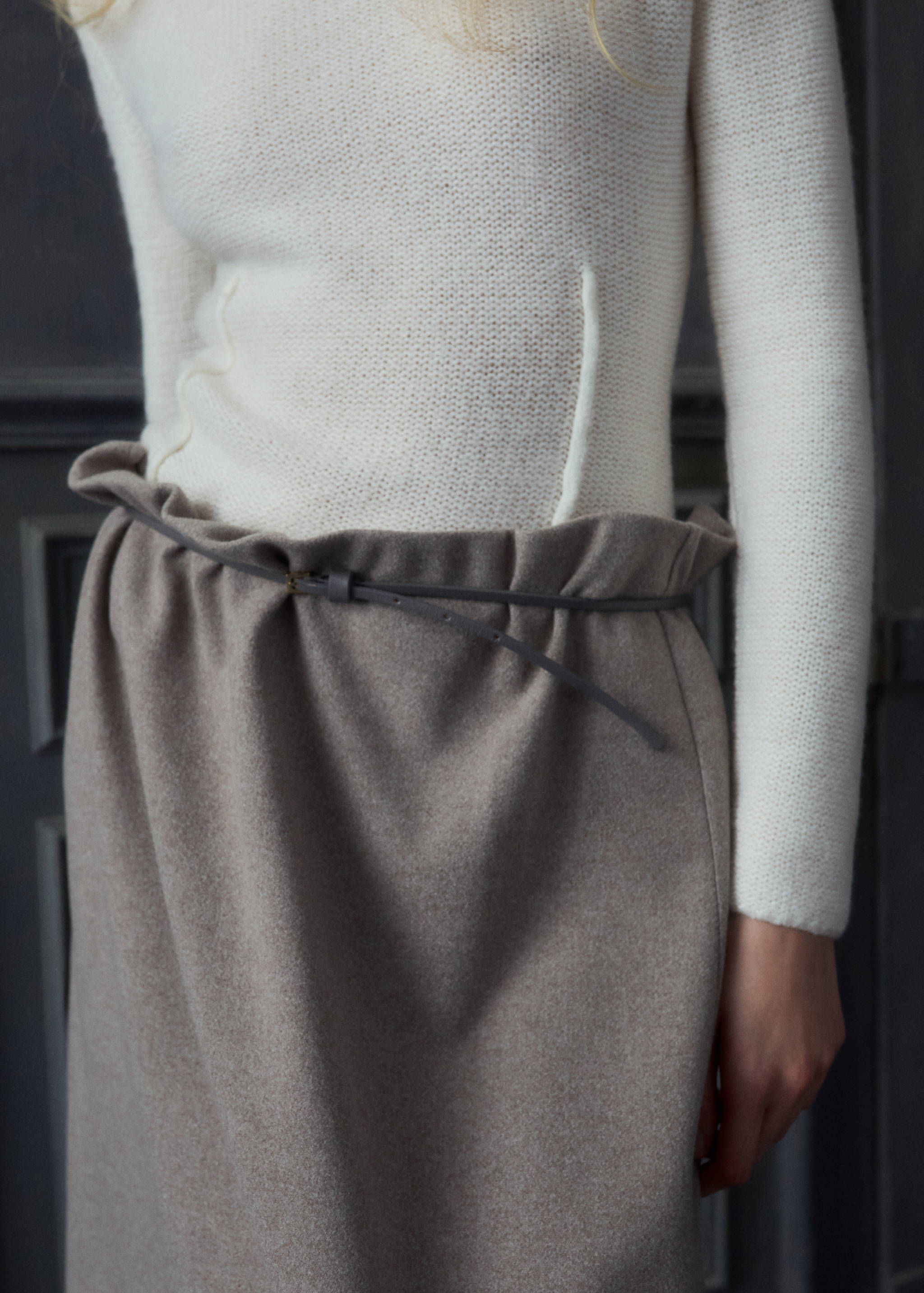 Πουλόβερ πλεκτό με ραφές - Μεσαίο πλάνο