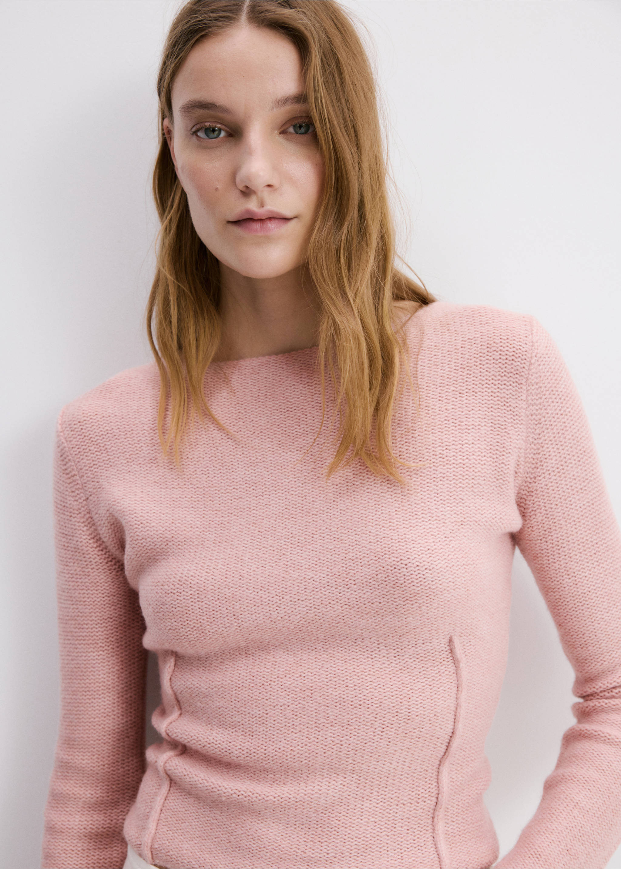 Knitted sweater with seams - Details of the article 1, Pink. Ref: 27023302-00.