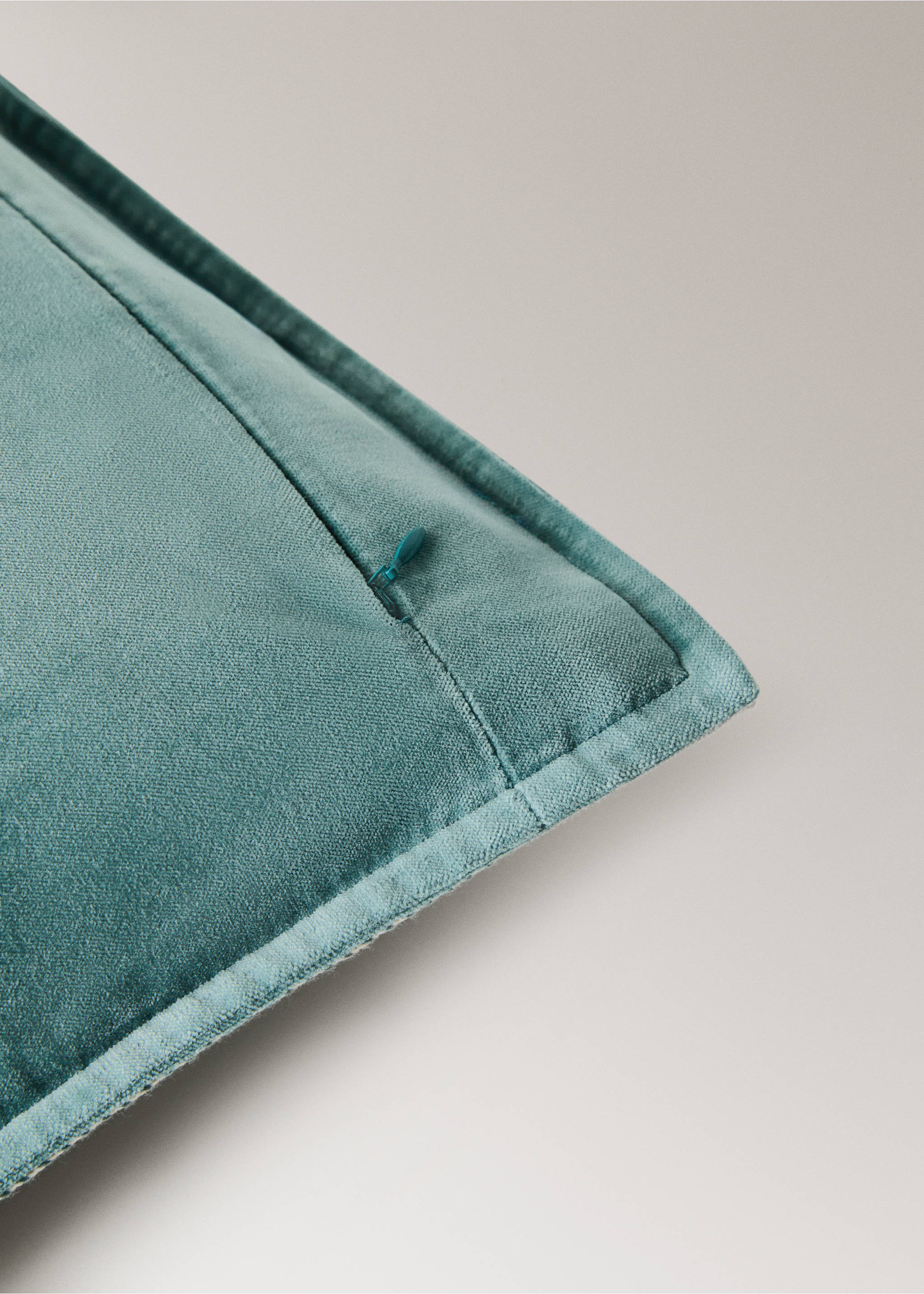 Copricuscino velluto dettaglio fascia 50x50 cm - Dettaglio dell'articolo 2, Verde acqua. Ref: 27023307-00.