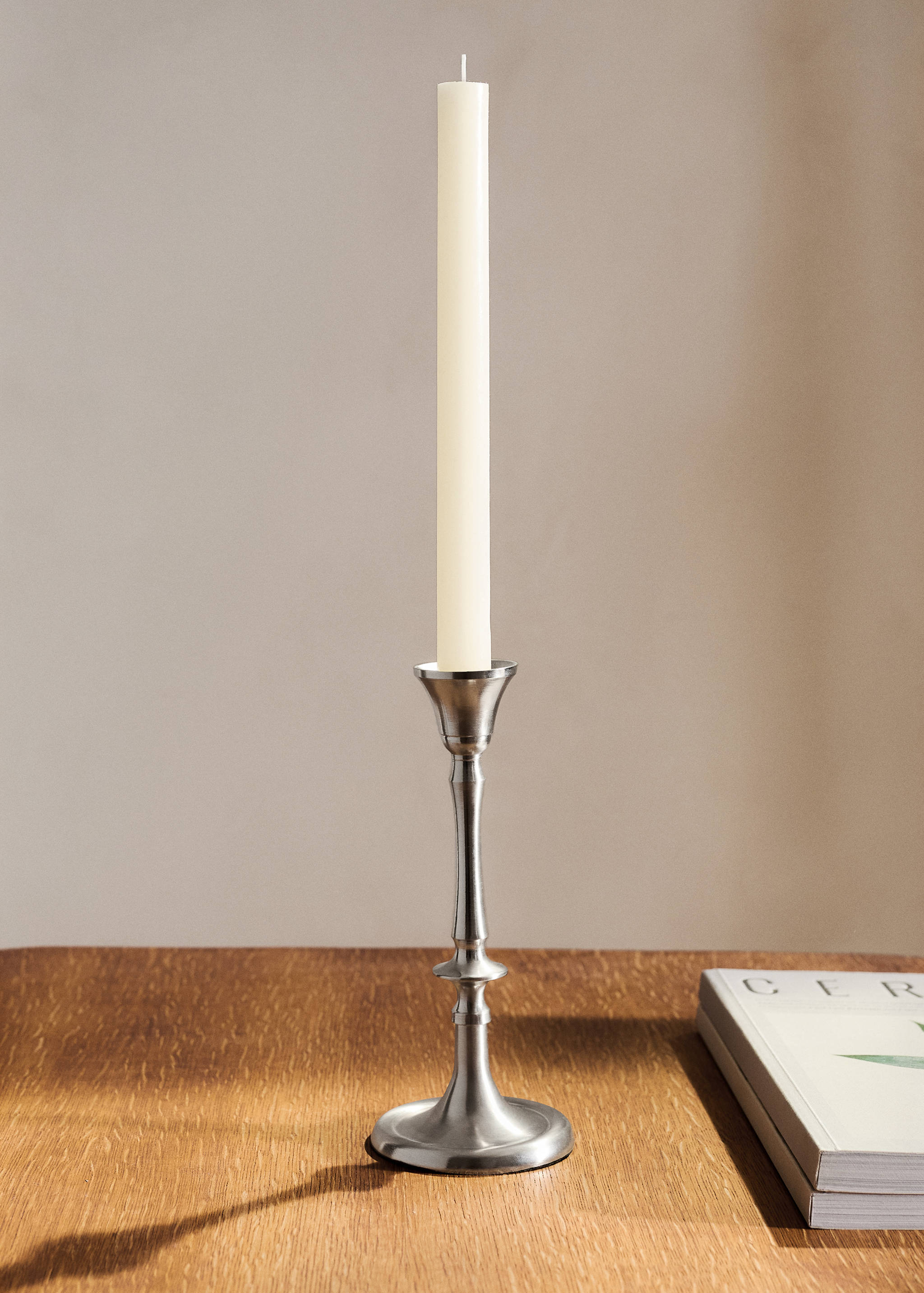 Low metal candelabra - General plane