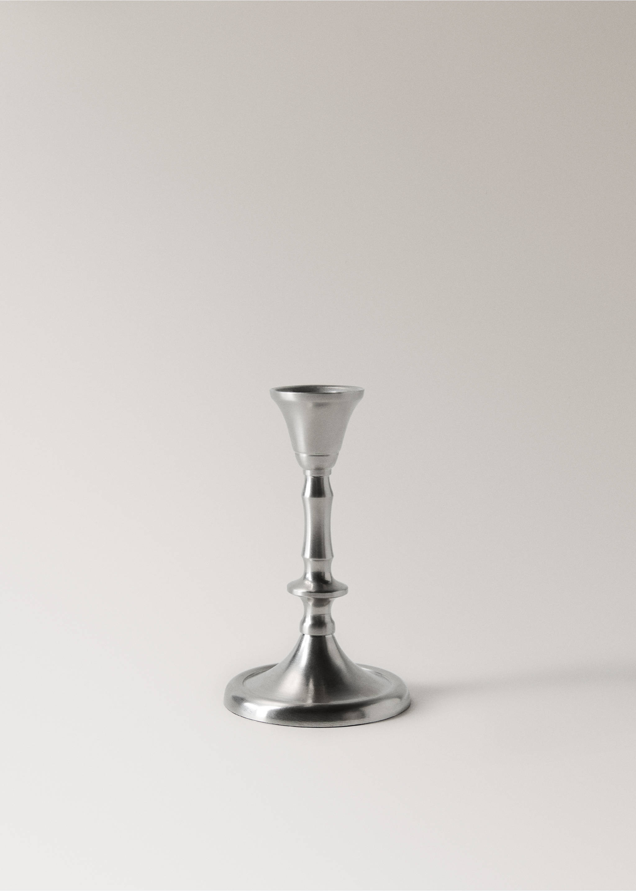 Low metal candelabra - Article without model, Silver. Ref: 27023310-00.