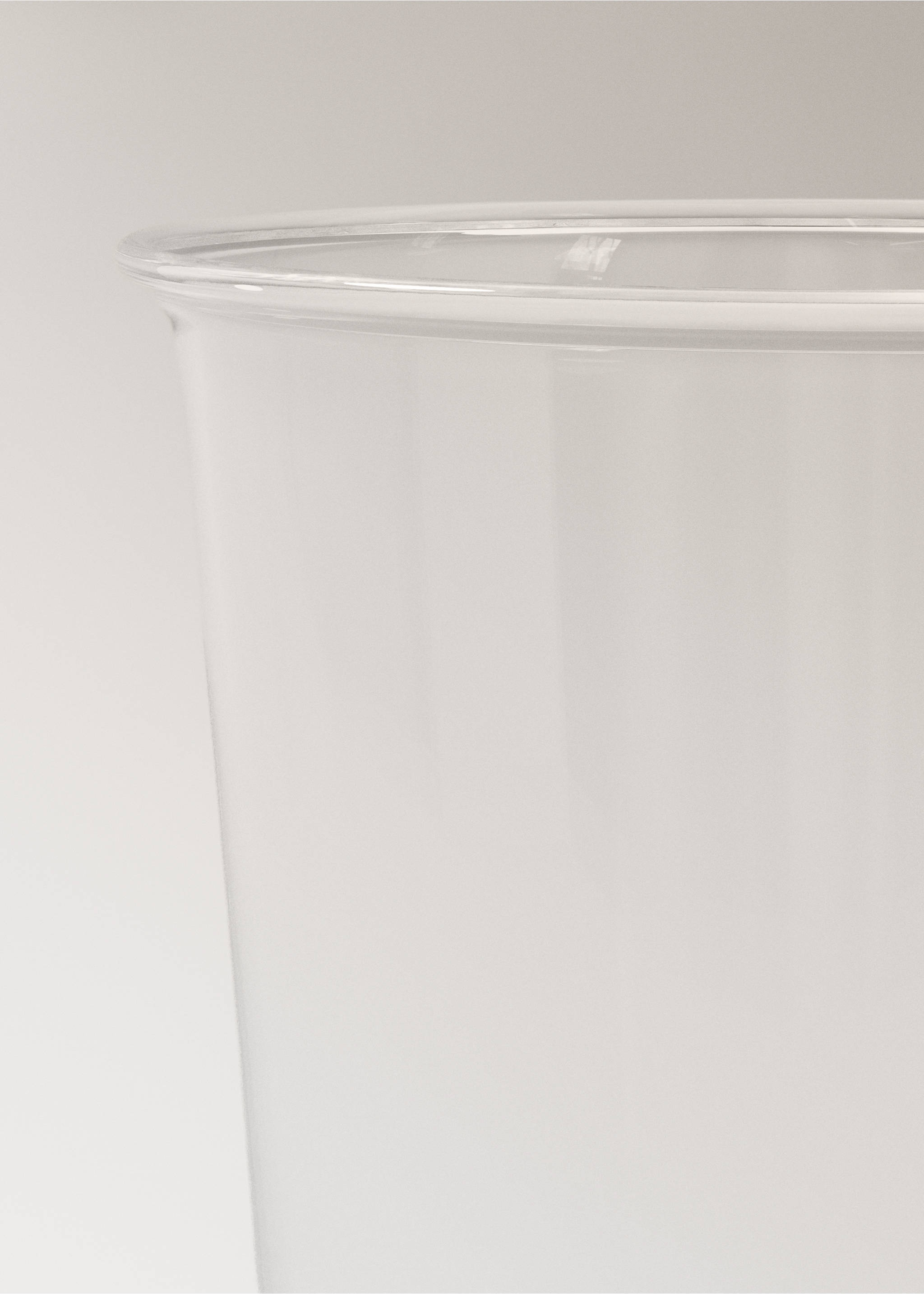 Mellanstort glas med enkel design i borosilikat - Detaljer om artikeln 2, Isgrå. Ref: 27023312-00.