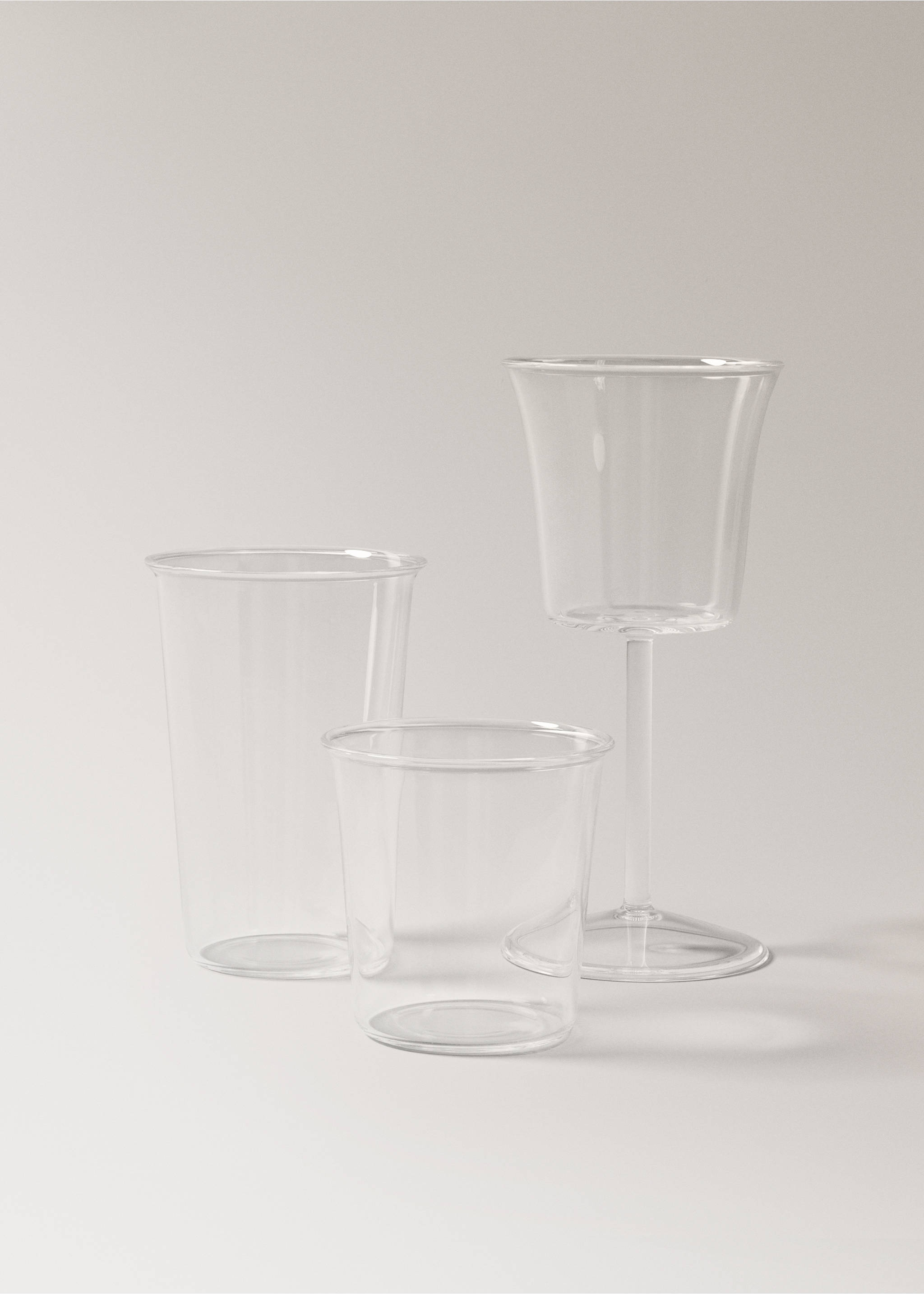 Mellanstort glas med enkel design i borosilikat - Detaljer om artikeln 3, Isgrå. Ref: 27023312-00.