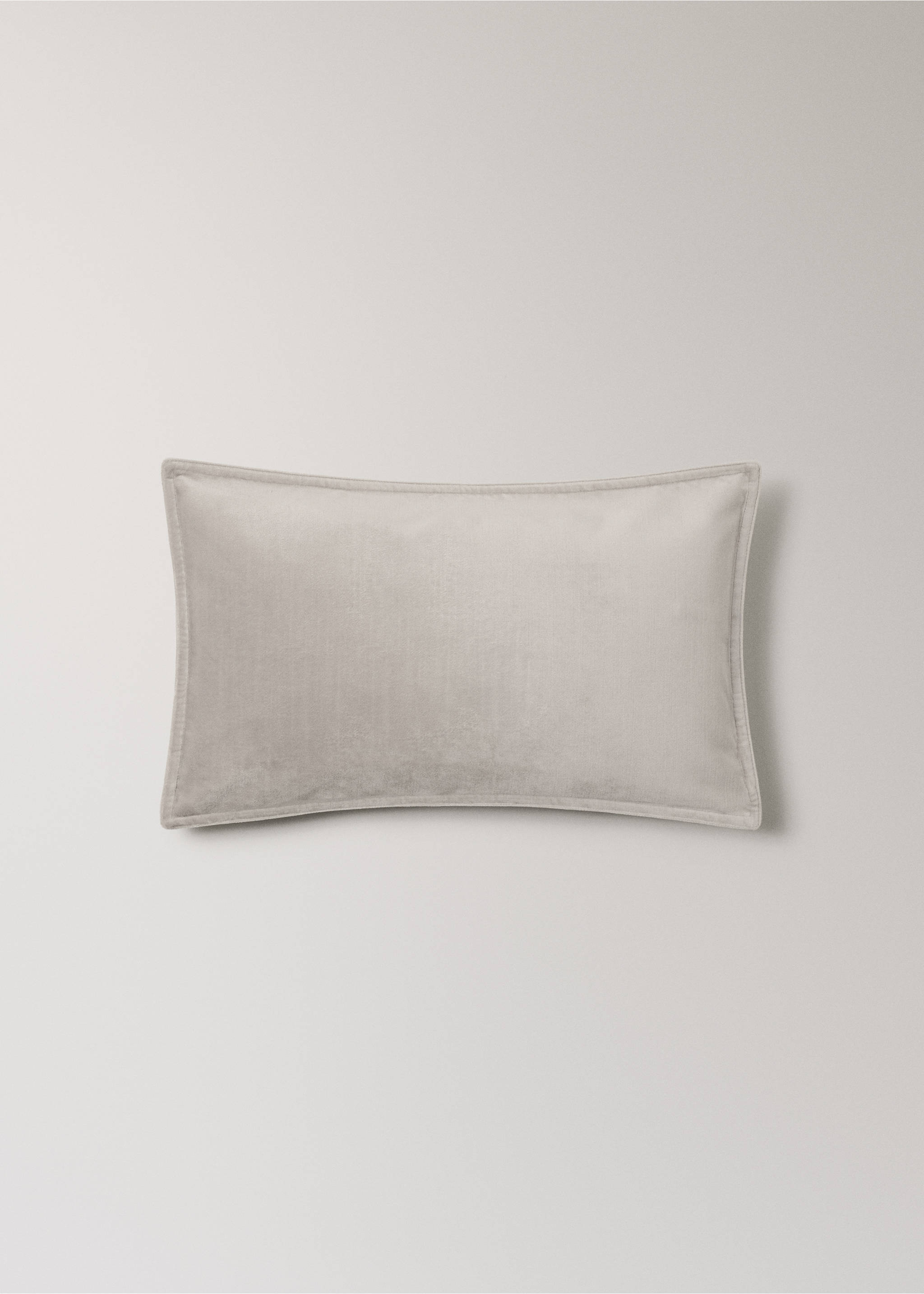 Velvet cushion cover 30x50 cm - Article without model, Sand. Ref: 27023314-00.