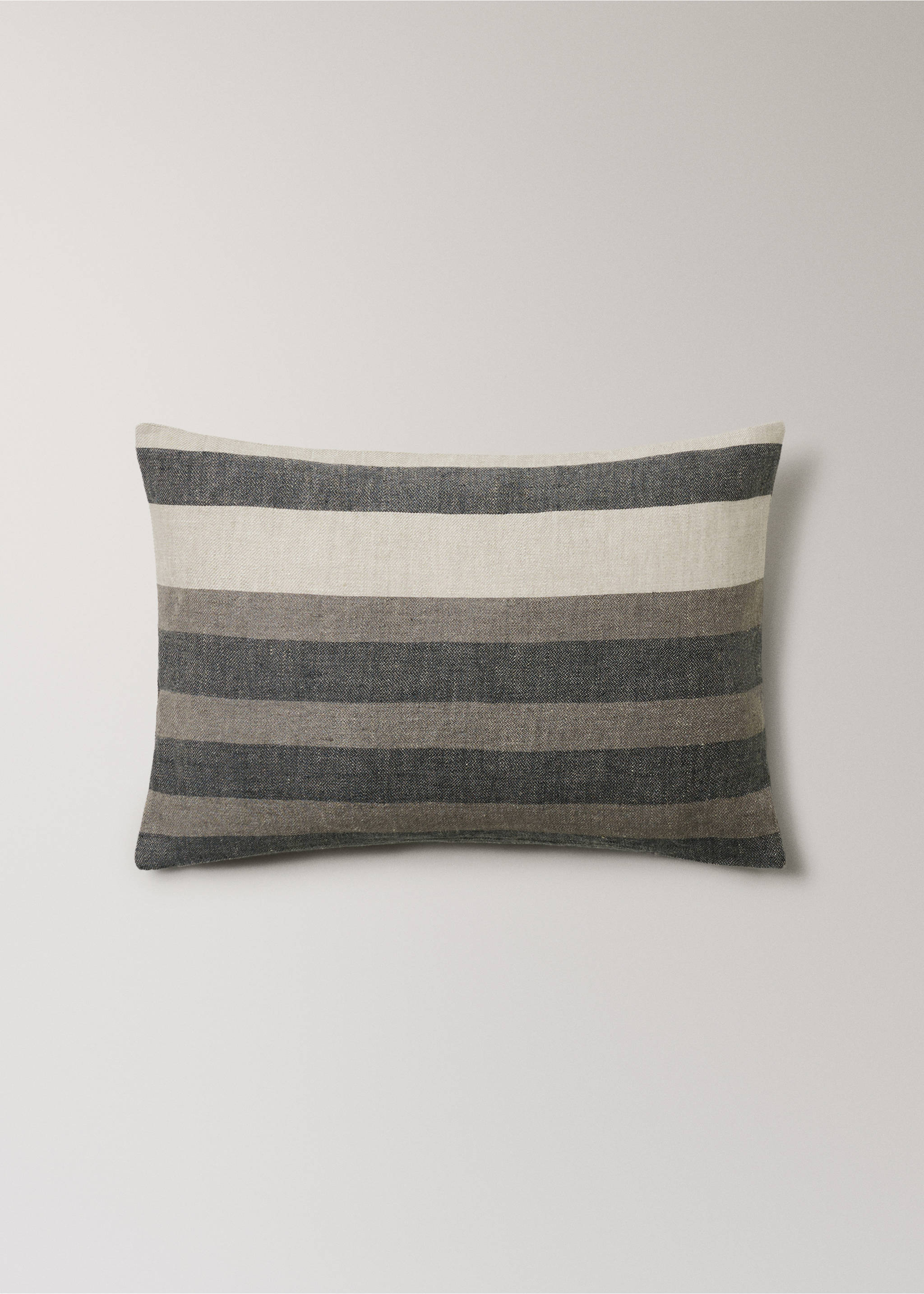 Striped linen cushion cover 40x60cm - Article without model, Light/Pastel Brown. Ref: 27023316-00.