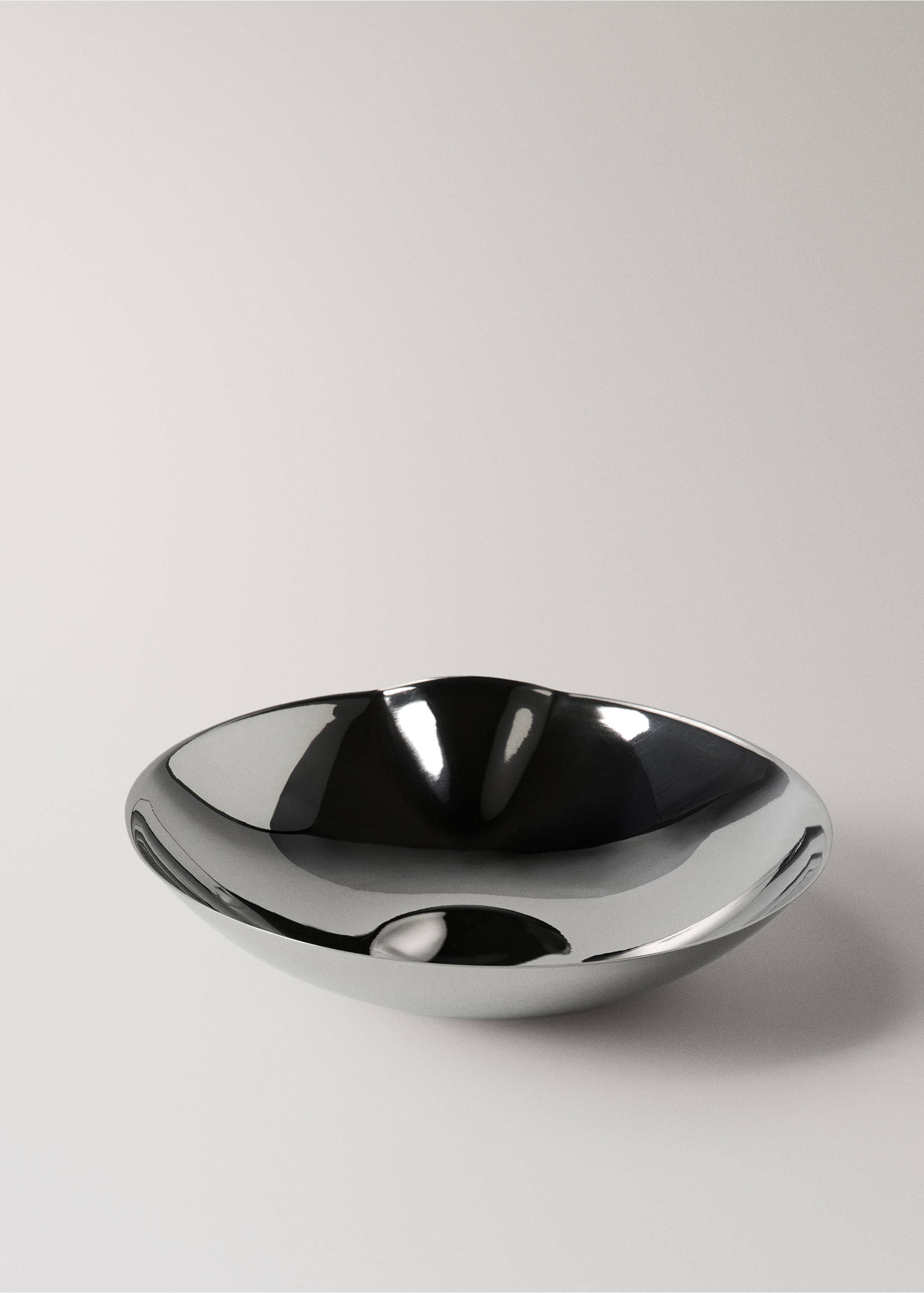 Kis dekoratív acéltálca - A termék adatai 1, Ezüst. Ref: 27023317-00.