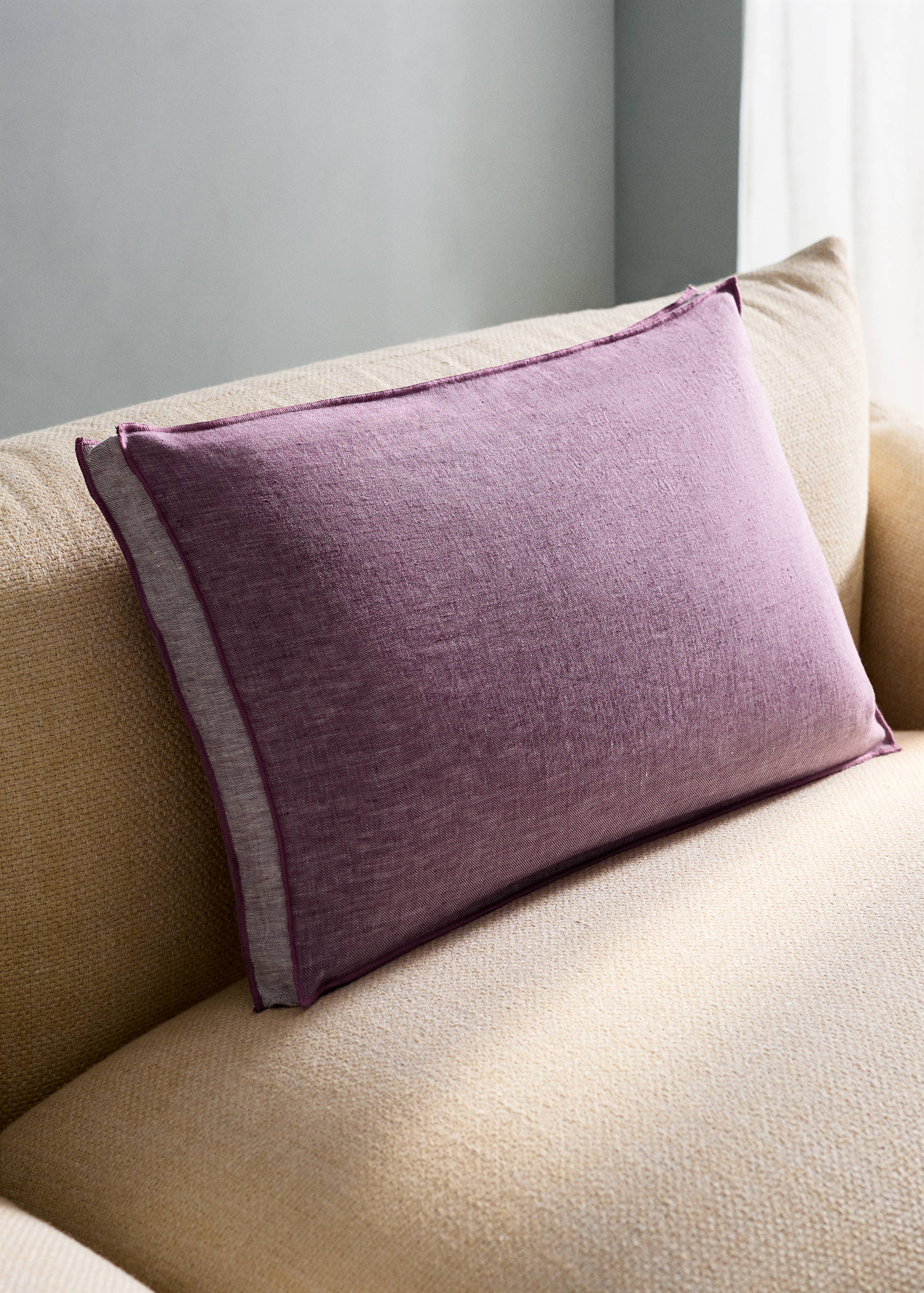 Housse de coussin en lin avec détail overlock 40x60 cm - Plan général