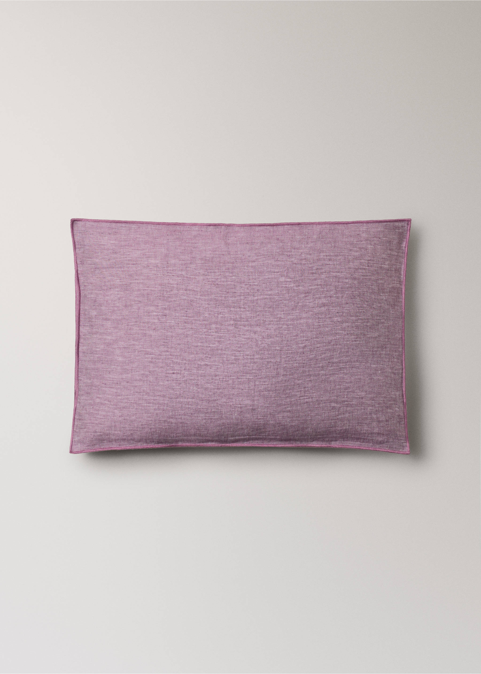 Linen cushion cover with overlock detail 40x60 cm - Article without model, Purple. Ref: 27023319-00.