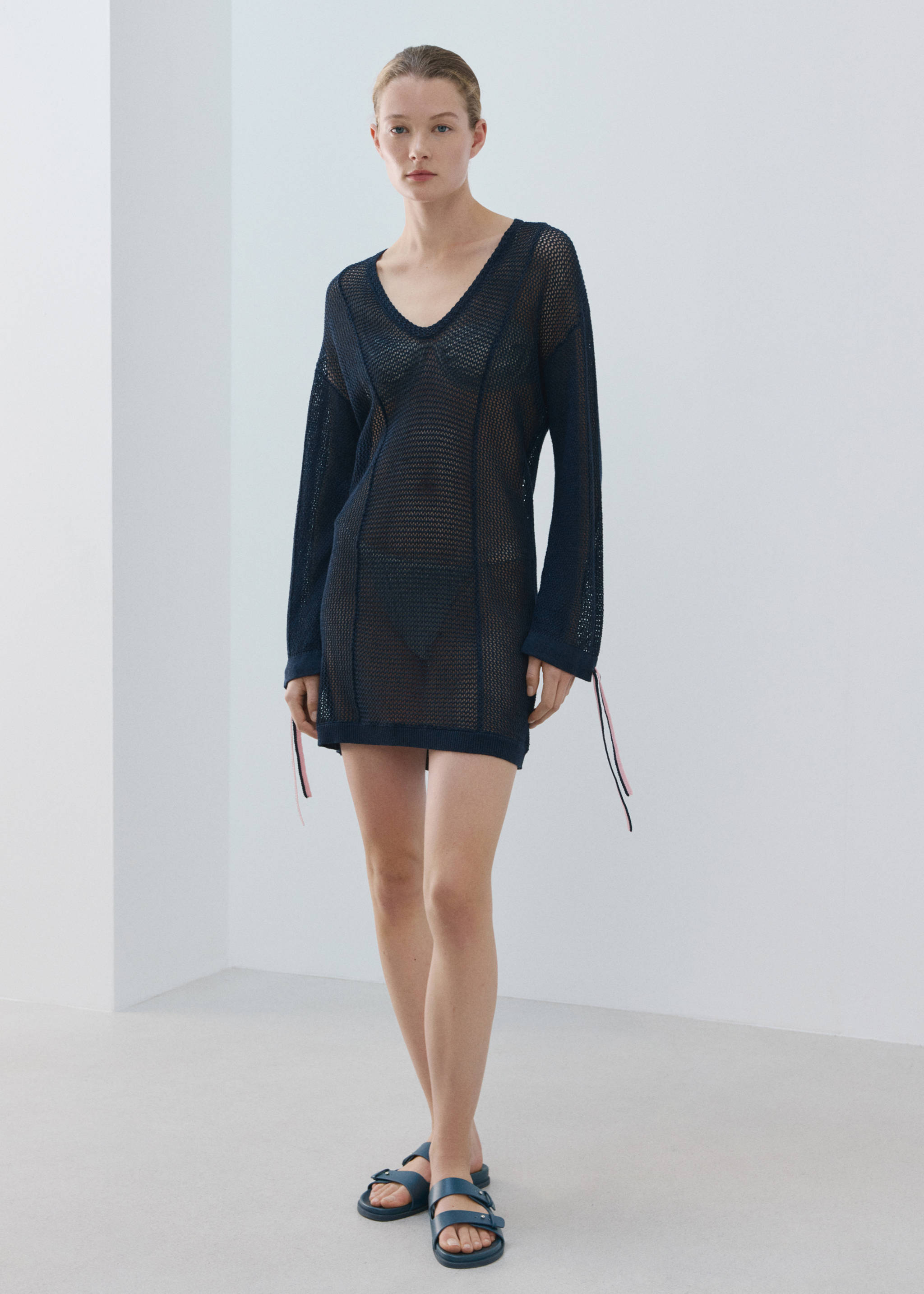 Rode jurk met lange mouwen - Overzichtstekening