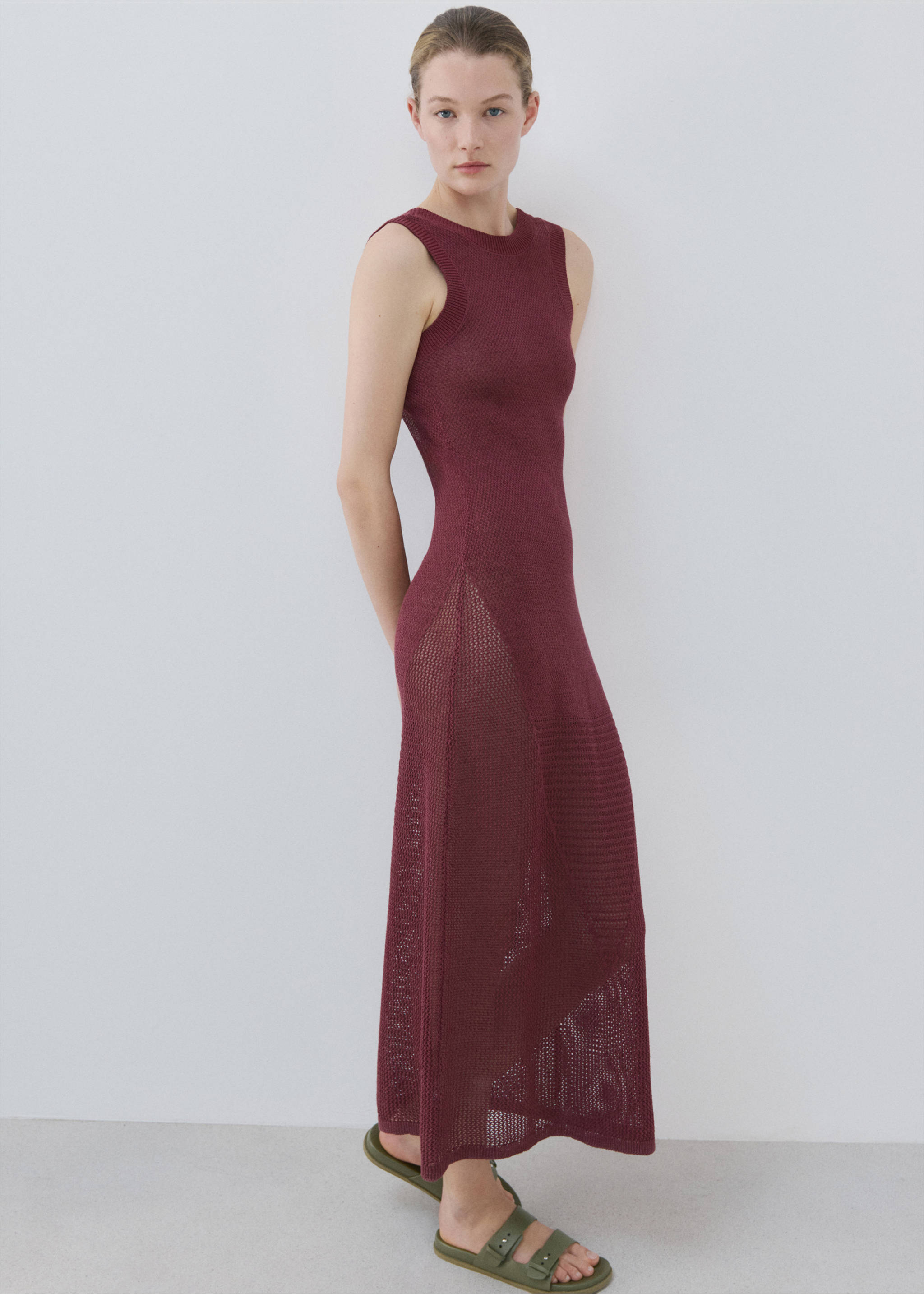 Вязаное платье кроше - Общий план, Бургундия. Ref: 27023322-00.