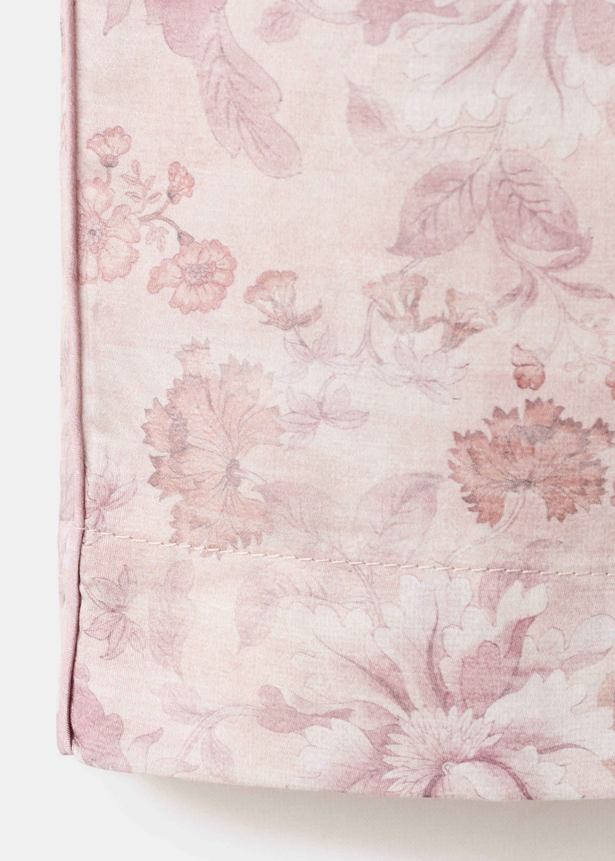 Printed trousers with piping - Details of the article 8