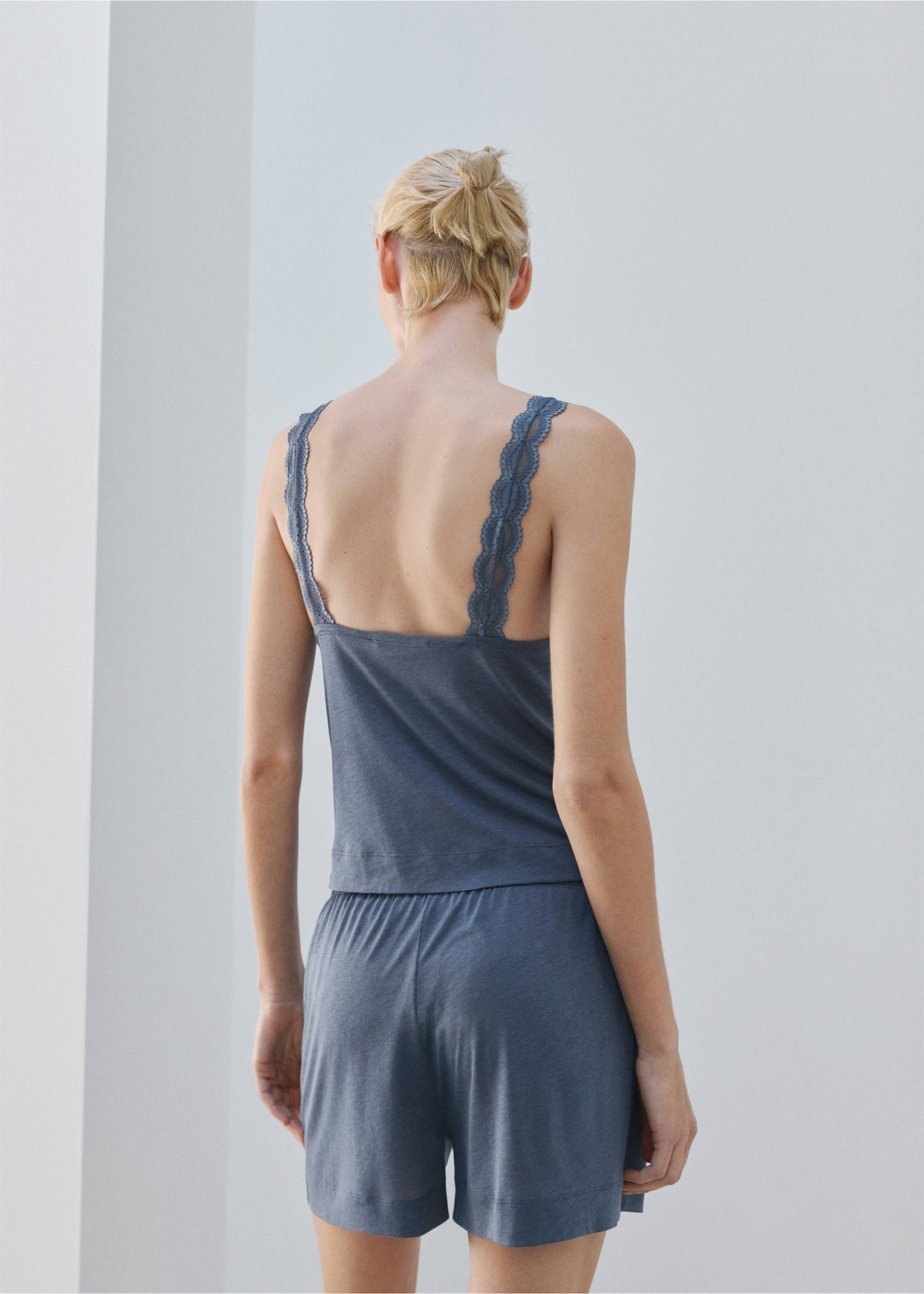 Basic lyocell short trousers - Reverse of the article, Blue. Ref: 27023334-00.