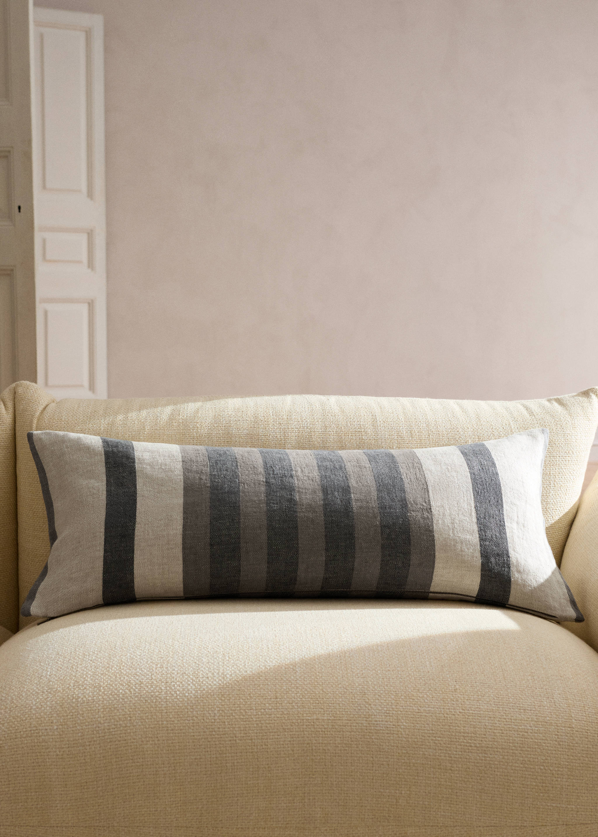 Linen striped cushion cover 40x90 cm - General plane
