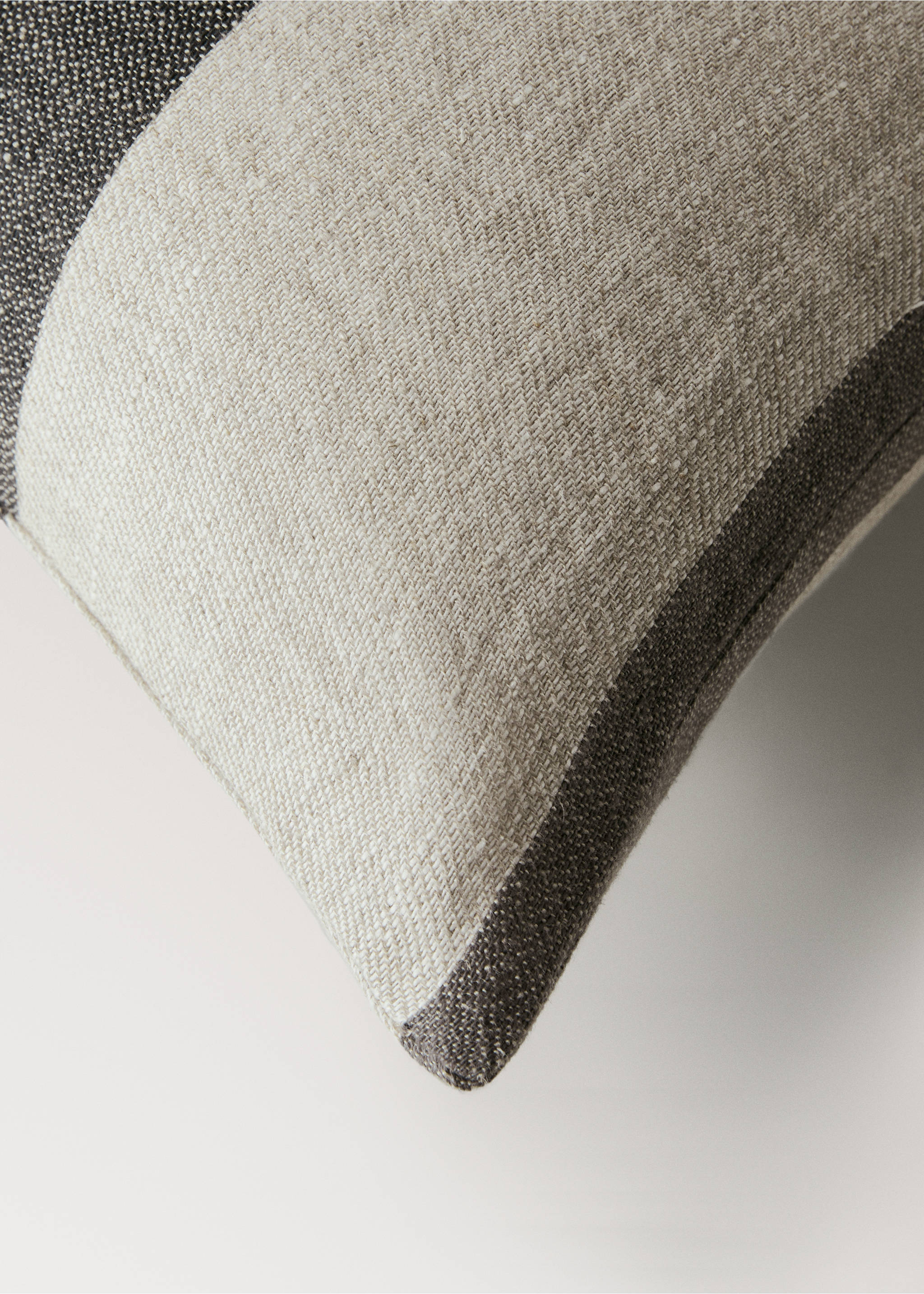 Linen striped cushion cover 40x90 cm - Details of the article 1, Light/Pastel Brown. Ref: 27023339-00.