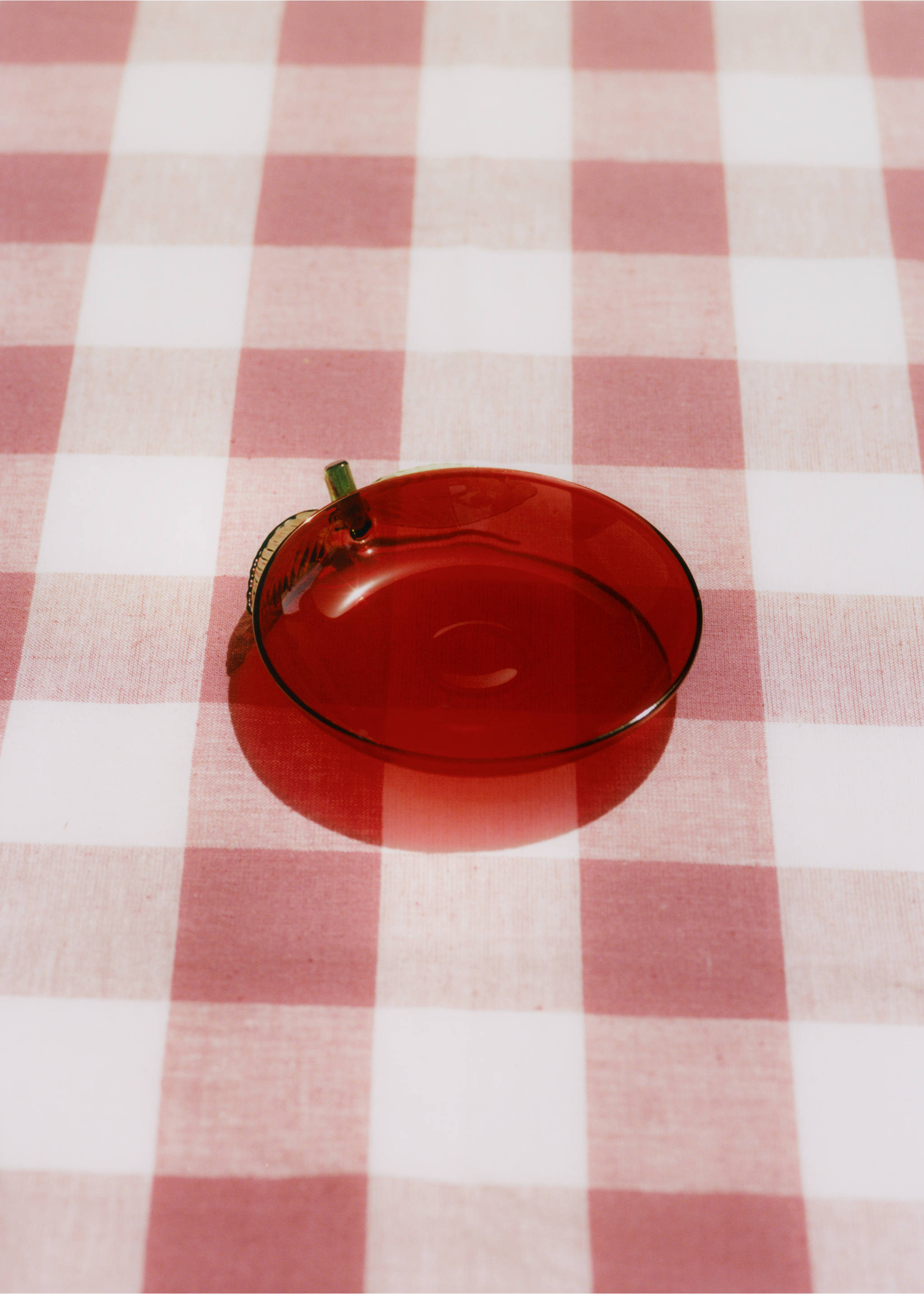 Тарілка з боросилікатного скла "Apple" - Детальніше про товар 5, Червоний. Ref: 27023342-00.