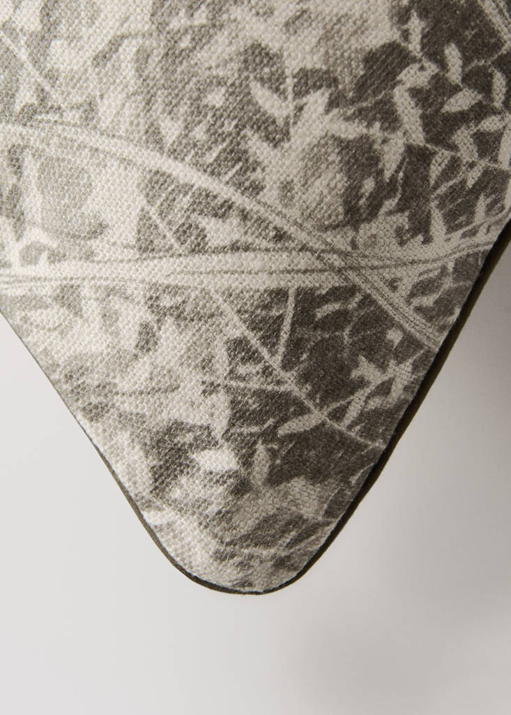 Printed linen cushion cover 40x60 cm — Medium Brown