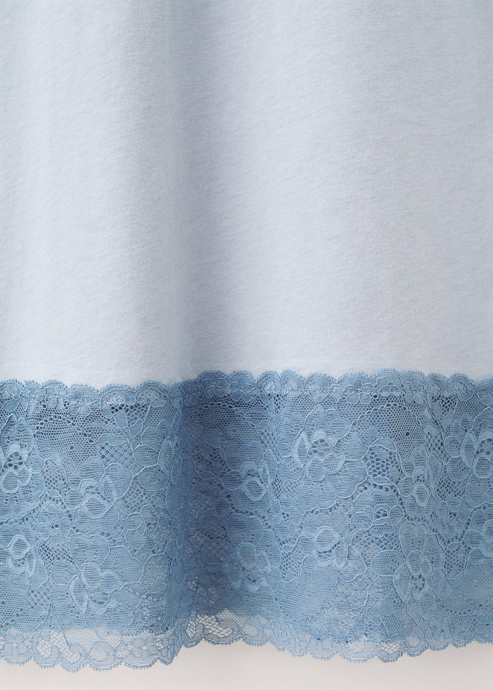 Nachthemd mit Spitzen-Detail - Detail des Artikels 0