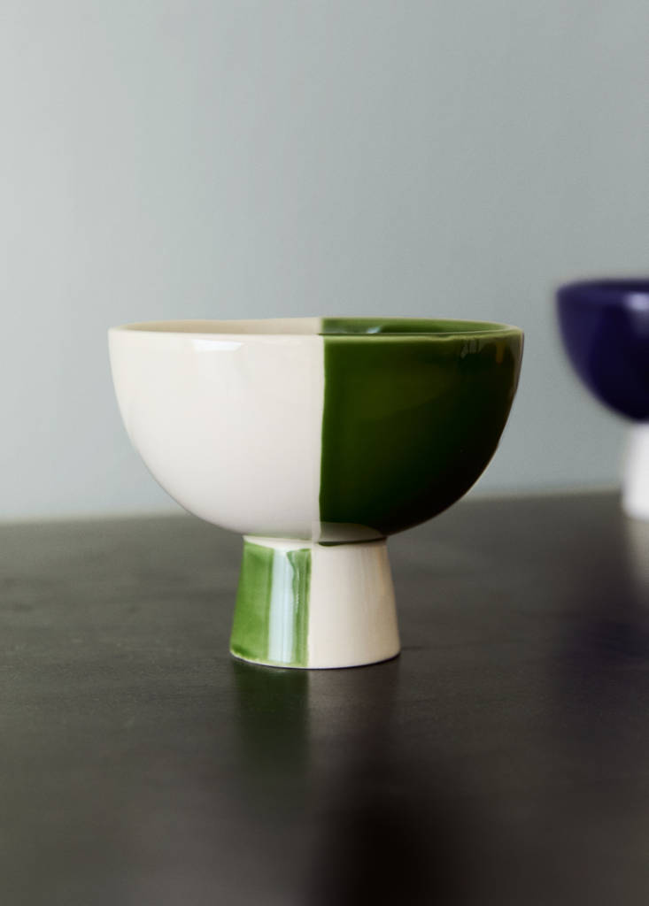 Small two-tone ceramic pedestal bowl — Green