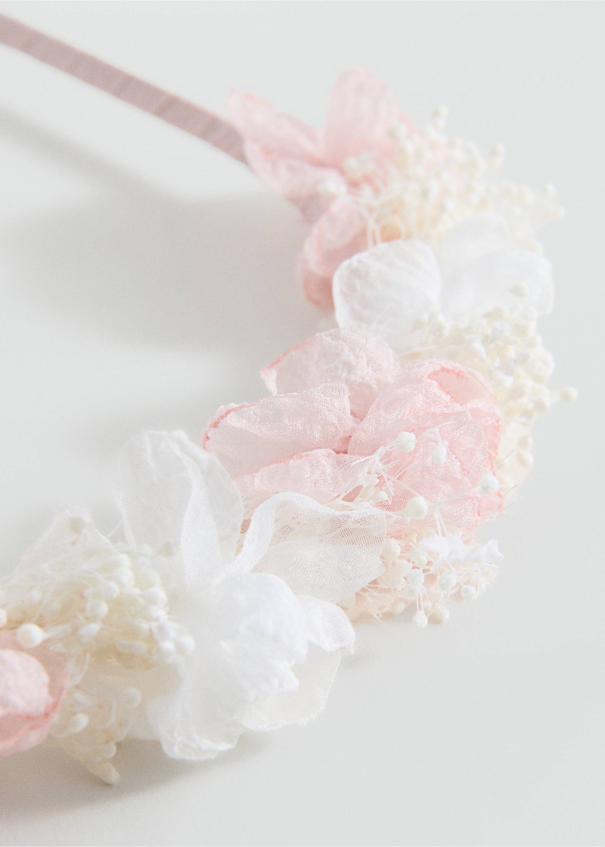 Serre-tête de fleurs en couleurs mélangées - Plan moyen, Rose pâle. Ref: 27023710-00.