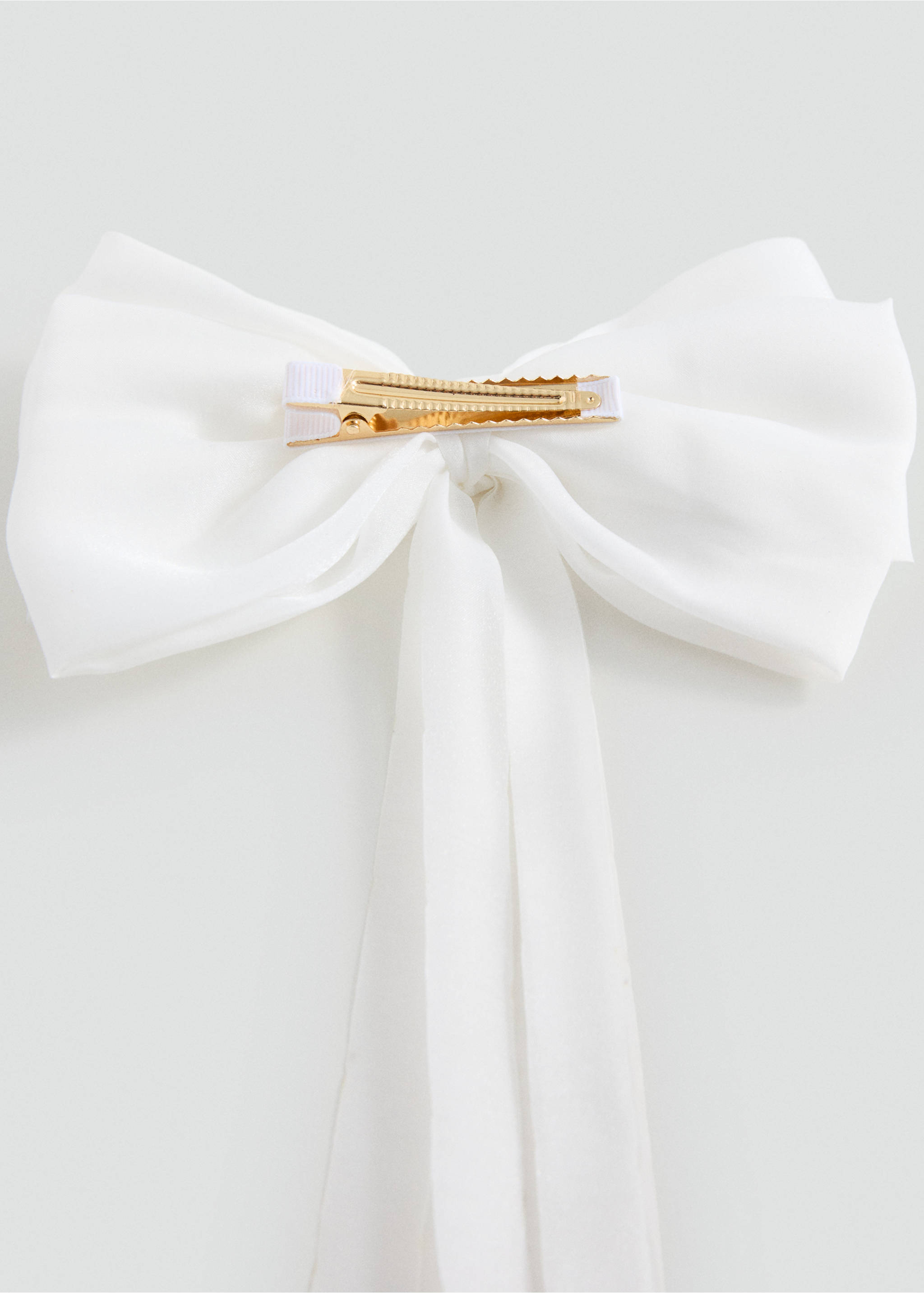 Hair clip with maxi bow - Details of the article 1, White. Ref: 27023711-00.