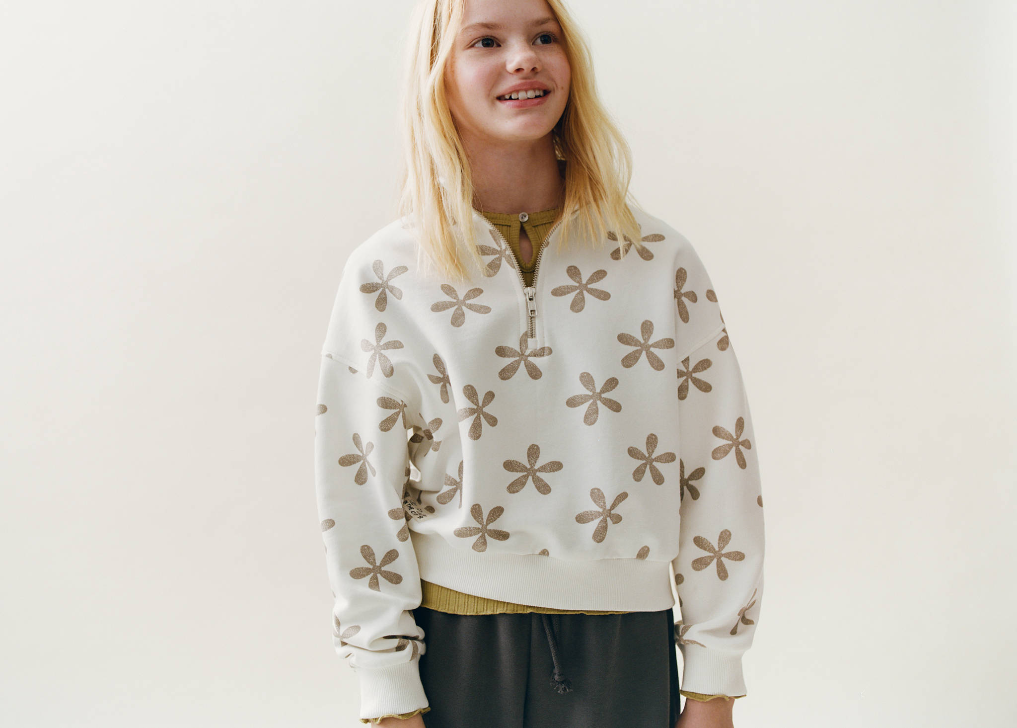 Dessuadora estampada floral - Pla panoràmic