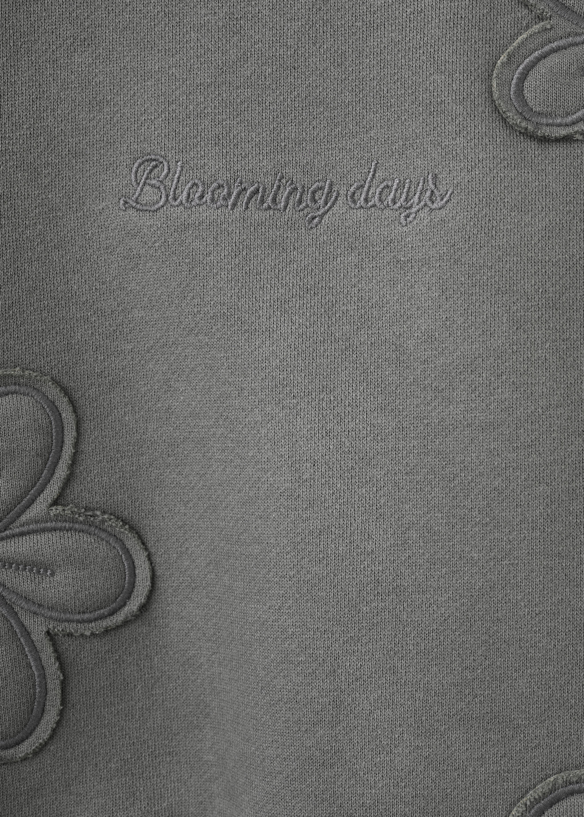 Cotton sweatshirt with embroidered flowers - Details of the article 8