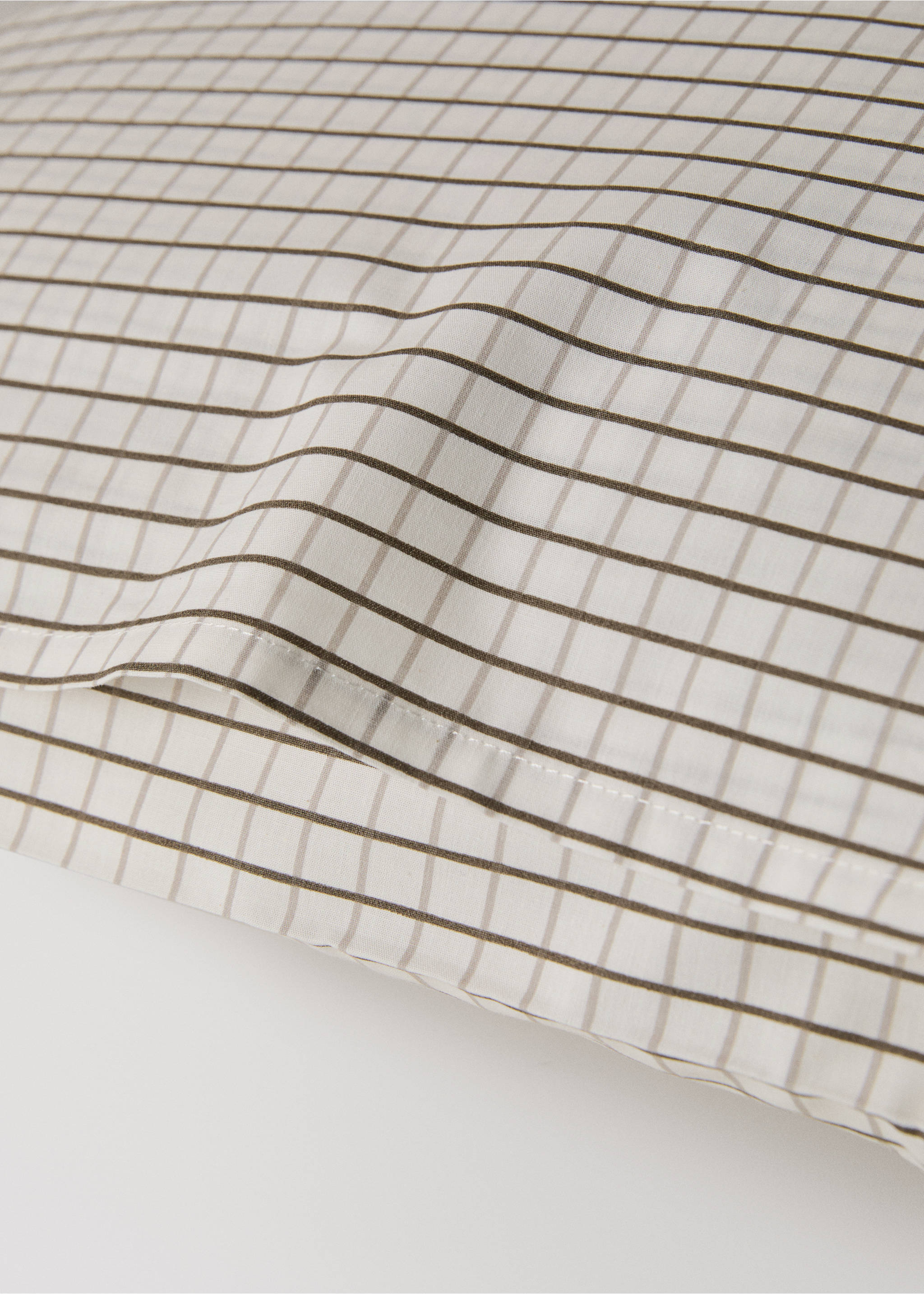 Two percale cotton reversible mini-check pillowcases 50x75 cm - Details of the article 3, Coffee. Ref: 27023724-00.