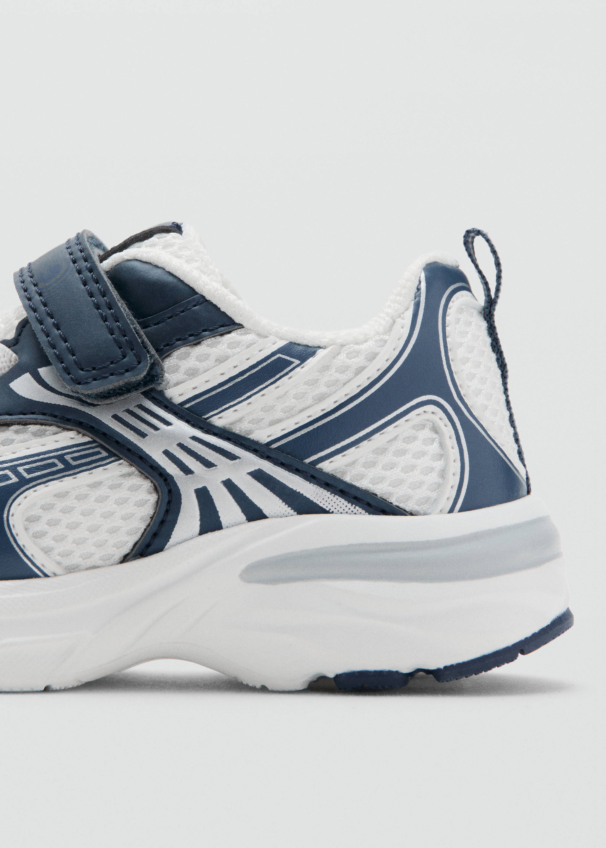 Two-tone velcro trainers - Details of the article 1