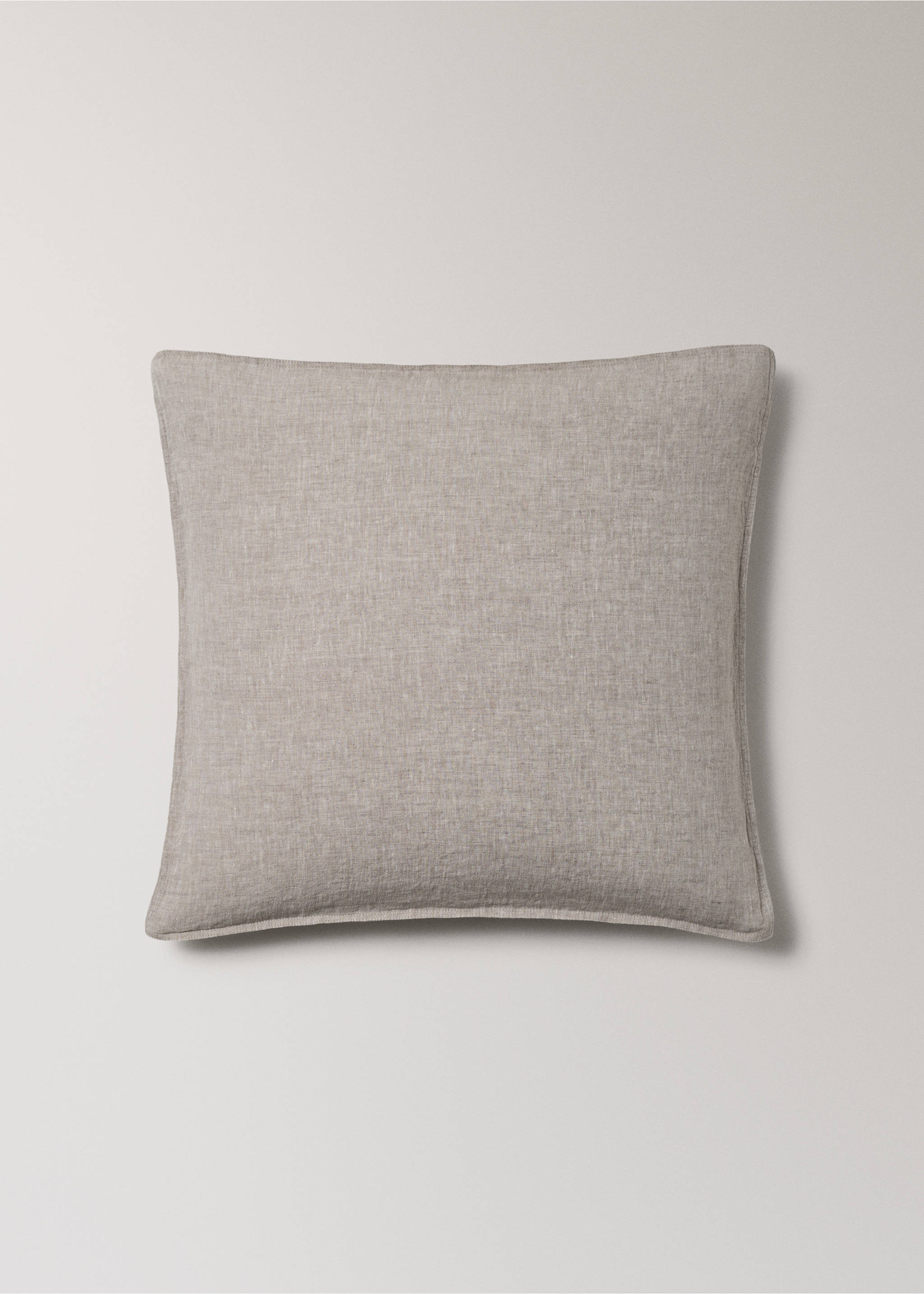 Linen yarn-dyed pillow cover 60x60 cm - Article without model, Tobacco Brown. Ref: 27023738-00.