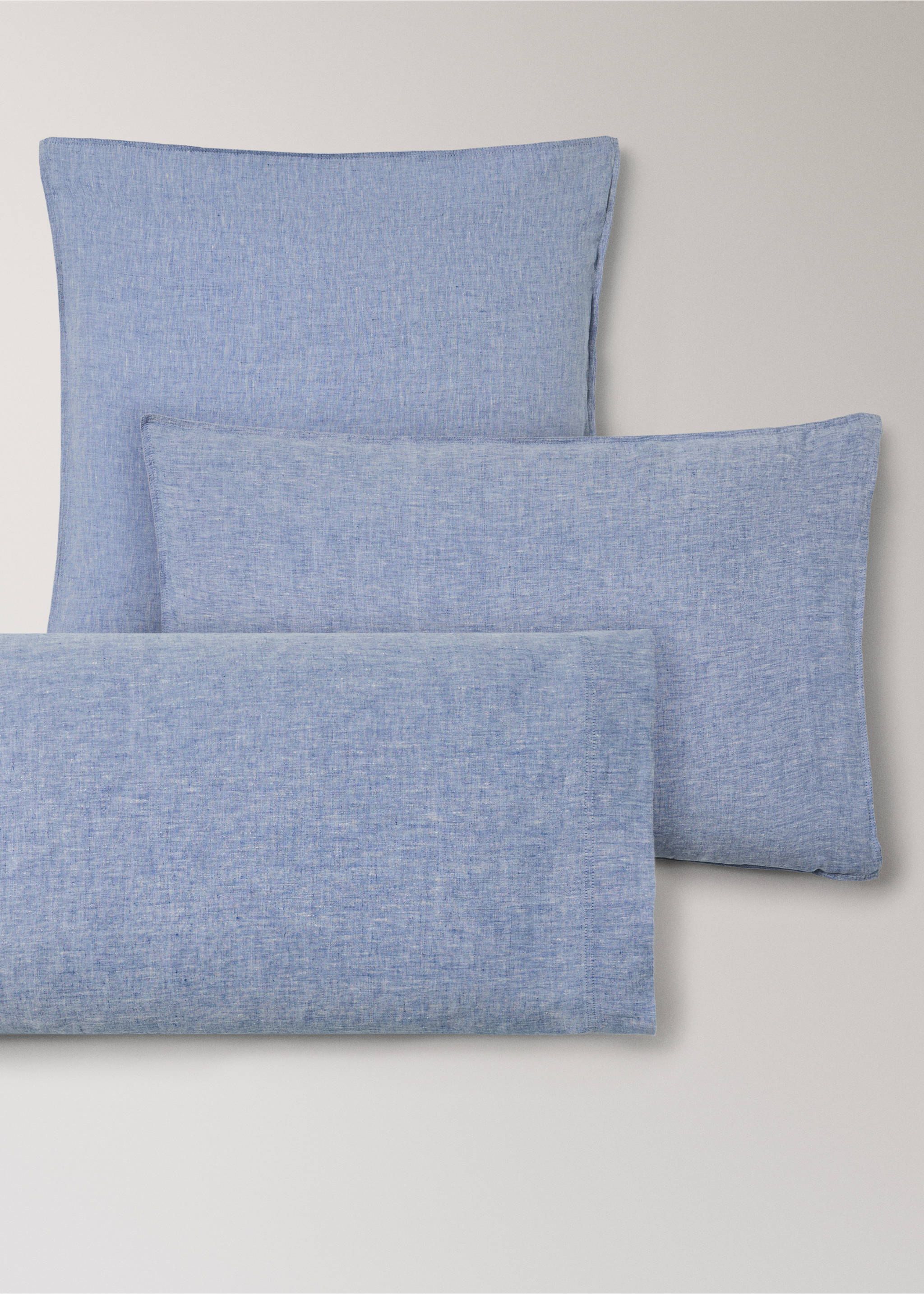 Linen yarn-dyed pillow cover 60x60 cm - Details of the article 4, Blue. Ref: 27023738-00.