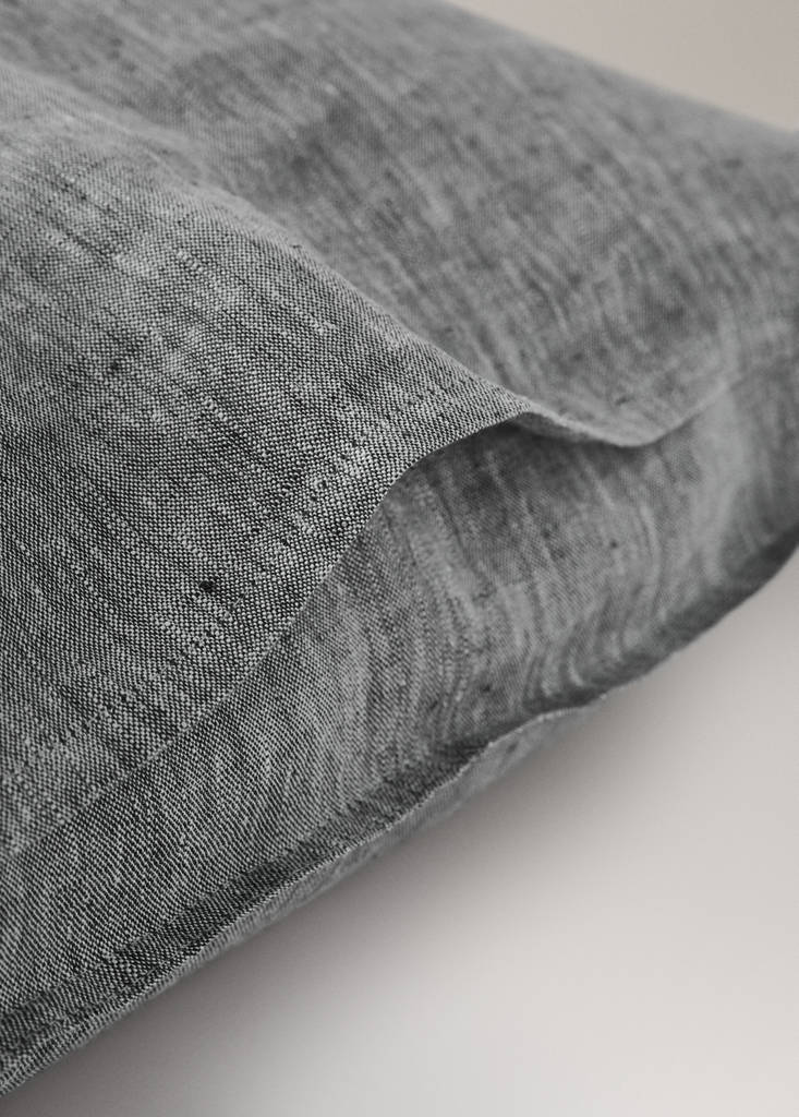 Linen yarn-dyed pillow cover 60x60 cm — Dark Heather Grey