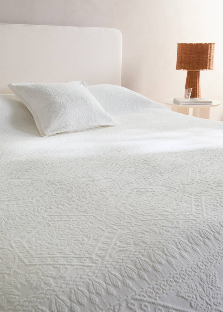 Vorgewaschene Jacquard-Tagesdecke, 300 g, für Betten 130/140/150 cm — Ecru