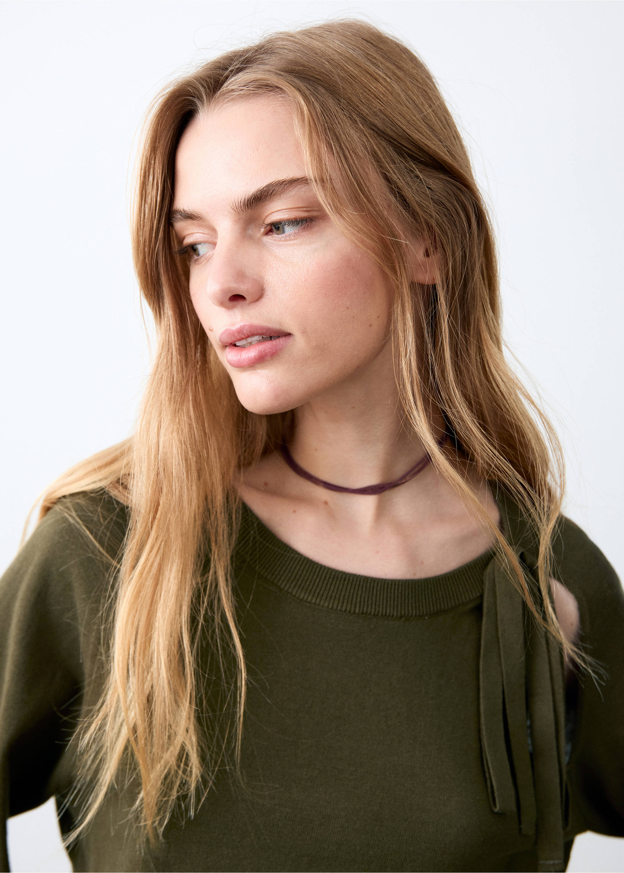 Bow knit sweater - Details of the article 1, Khaki. Ref: 27024050-00.