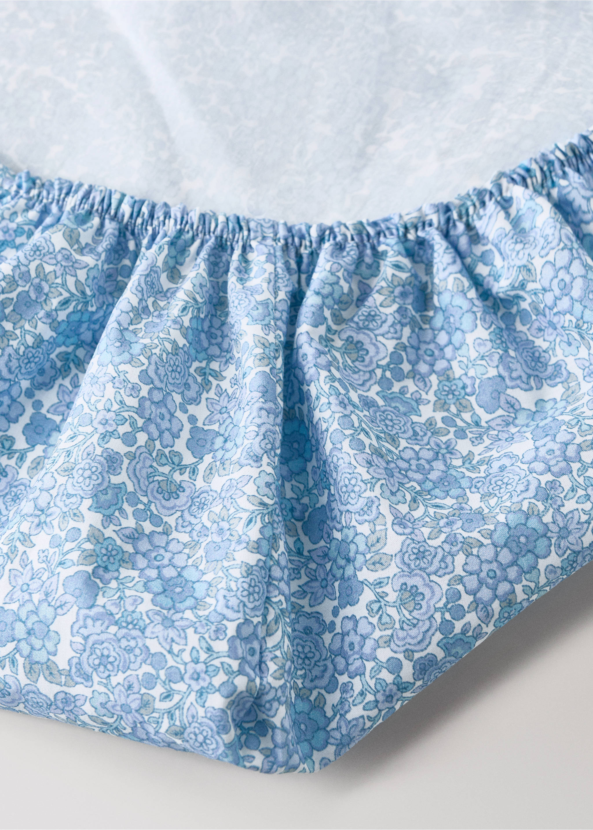 Children's percale fitted sheet with floral design 135/140 cm - Details of the article 1, Blue. Ref: 27024060-00.