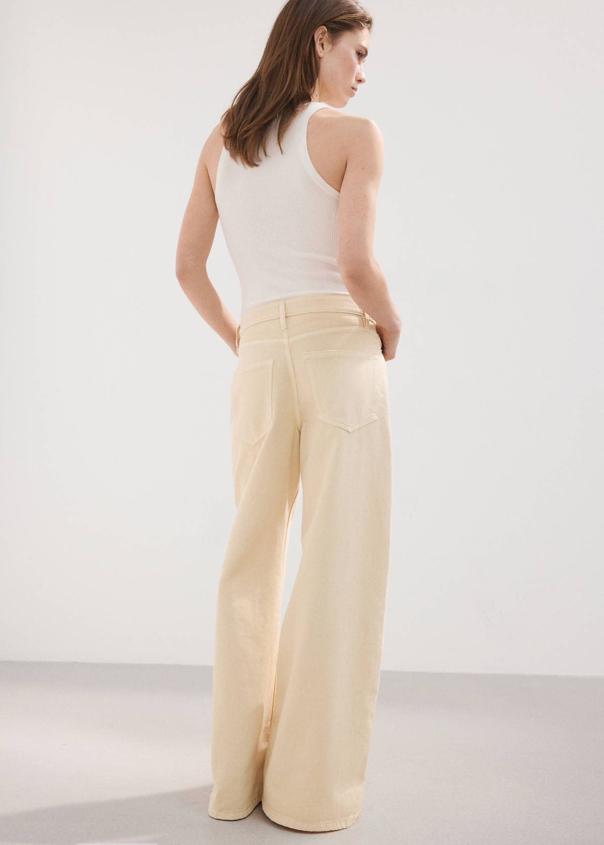 Wide leg mid-rise jeans — Vanilla