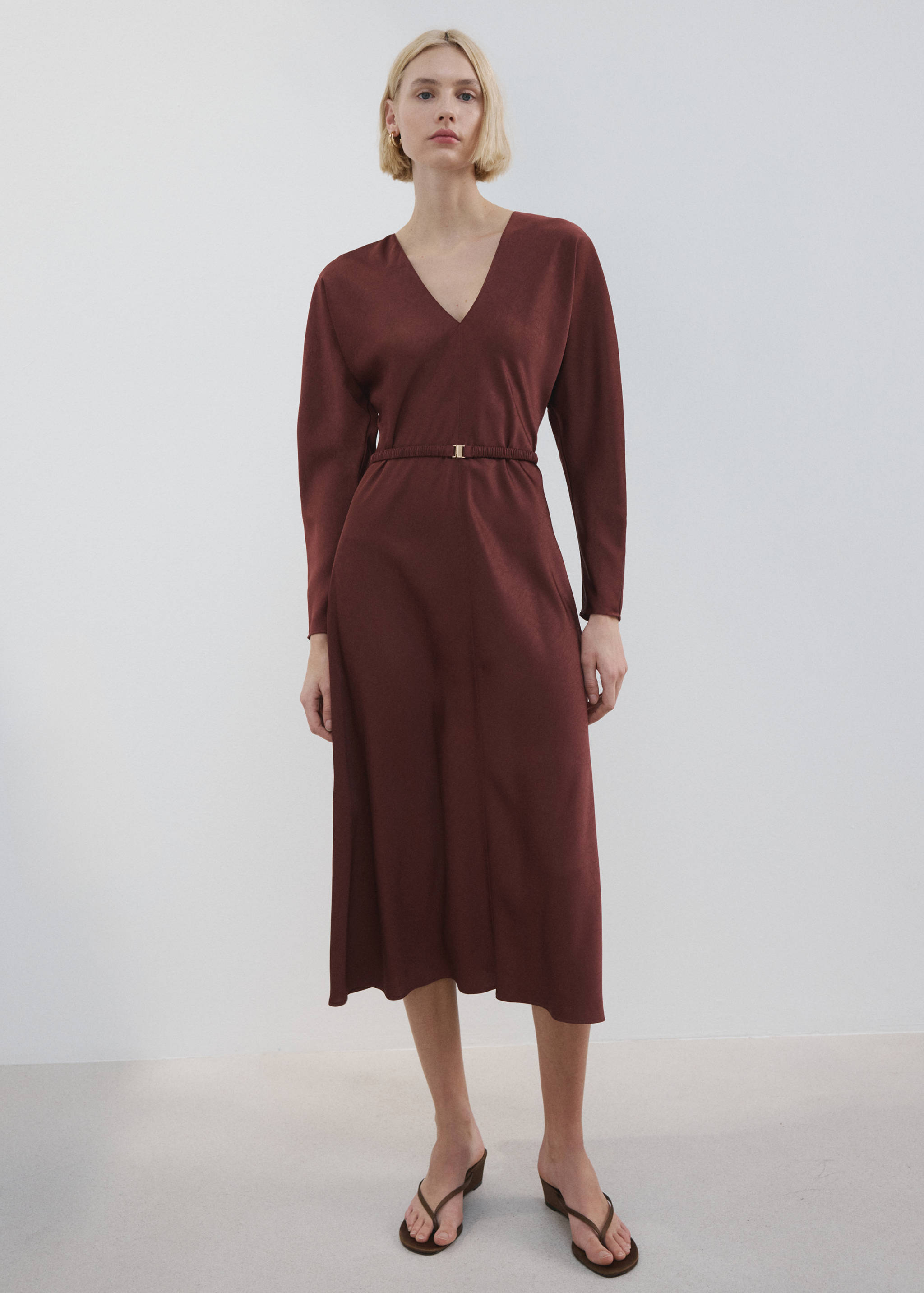 Belted V-neck dress - General plane