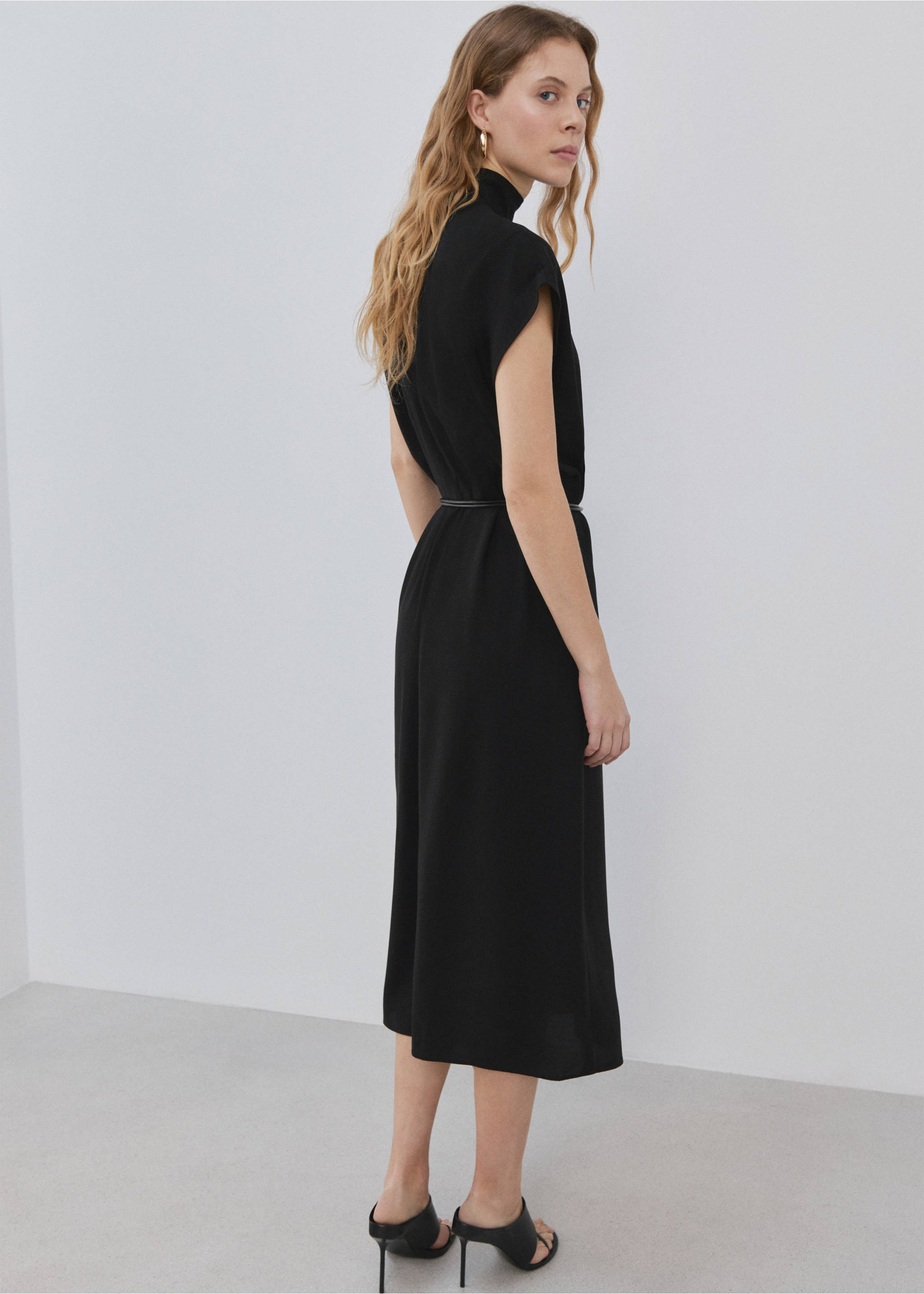 Lyocell dress with belt - Reverse of the article, Black. Ref: 27024086-00.
