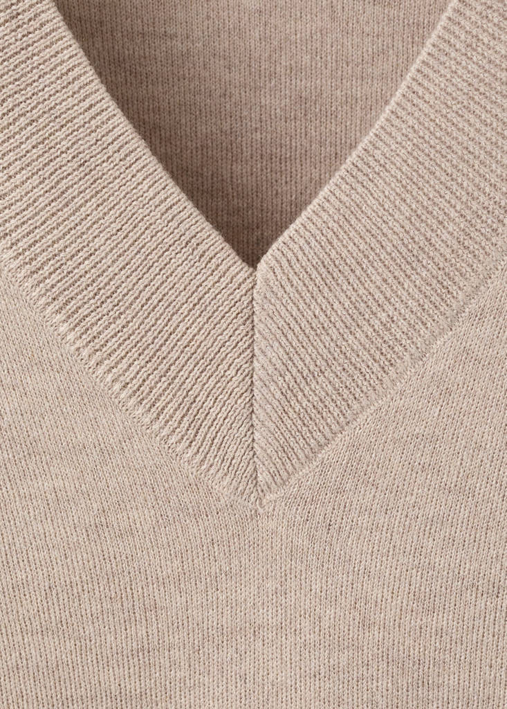 V-neck knit sweater — Light/Pastel Grey